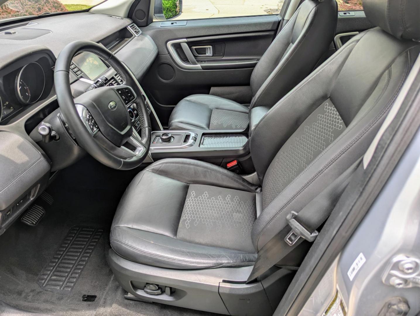 2017 Silver Metallic /Ebony Land Rover Discovery Sport SE (SALCP2BG0HH) with an 2.0L L4 DOHC 16V engine, 9A transmission, located at 603 Amelia Street, Plymouth, MI, 48170, (734) 459-5520, 42.378841, -83.464546 - Photo#7