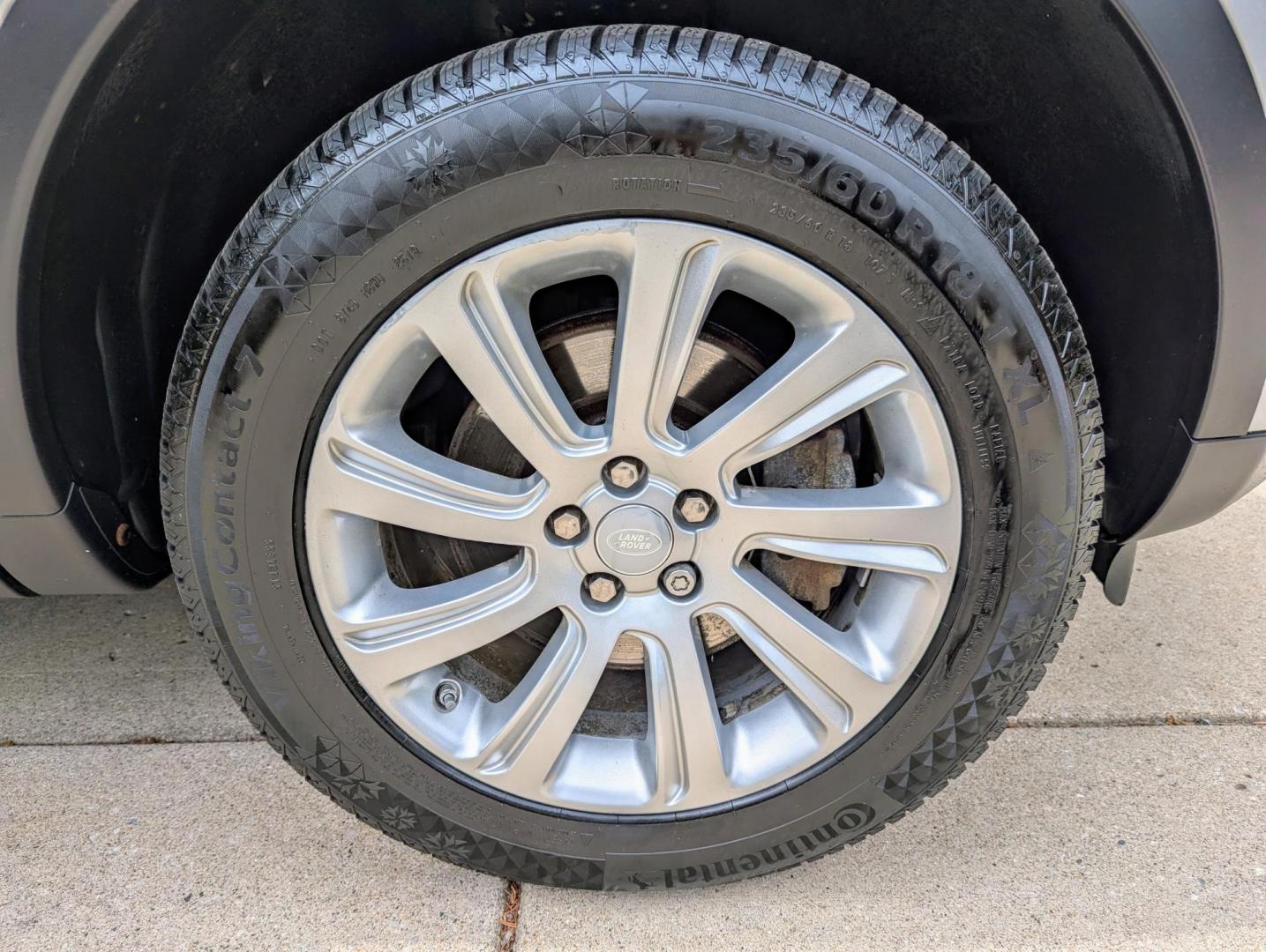 2017 Silver Metallic /Ebony Land Rover Discovery Sport SE (SALCP2BG0HH) with an 2.0L L4 DOHC 16V engine, 9A transmission, located at 603 Amelia Street, Plymouth, MI, 48170, (734) 459-5520, 42.378841, -83.464546 - Photo#14