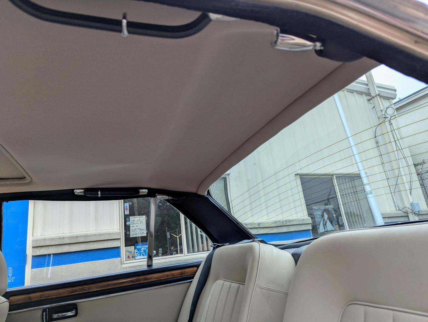 1985 Silver Sand Metallic /Ivory Leather Jaguar XJ6 Vanden Plas (SAJAY1346FC) with an 4.2L L6 DOHC 24V engine, Automatic transmission, located at 603 Amelia Street, Plymouth, MI, 48170, (734) 459-5520, 42.378841, -83.464546 - Vehicles shown by appointment - Please call ahead - 734-459-5520, text 734-658-4573 or contact us via our web site at: http://www.selectmotors.com for complete Inventory, Photos, Videos and FREE Carfax Reports. Warranty included. 1985 Jaguar Vanden Plas, Silver Sand Metallic with Ivory Leather i - Photo#8