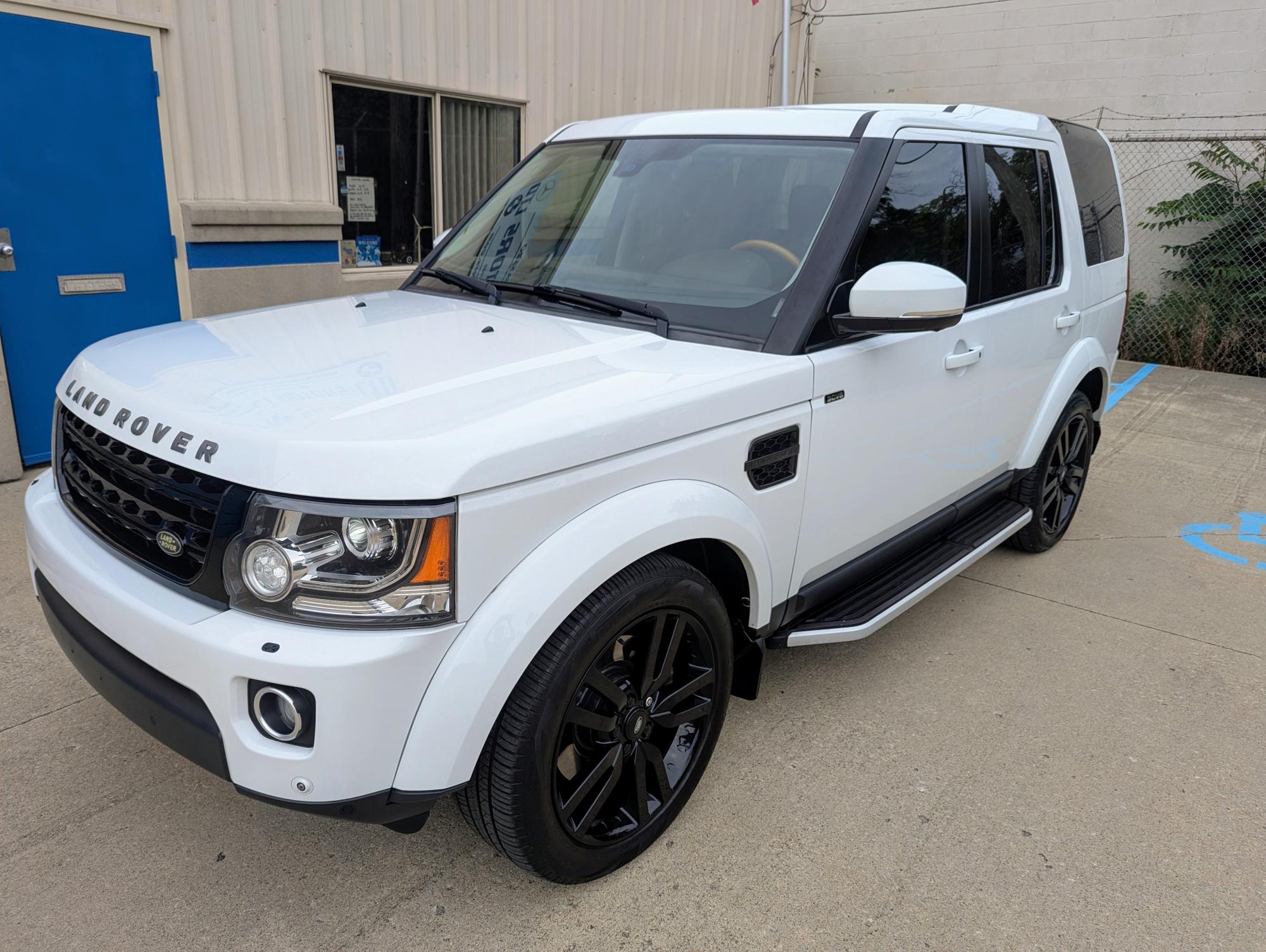 photo of 2015 Land Rover LR4 HSE Luxury