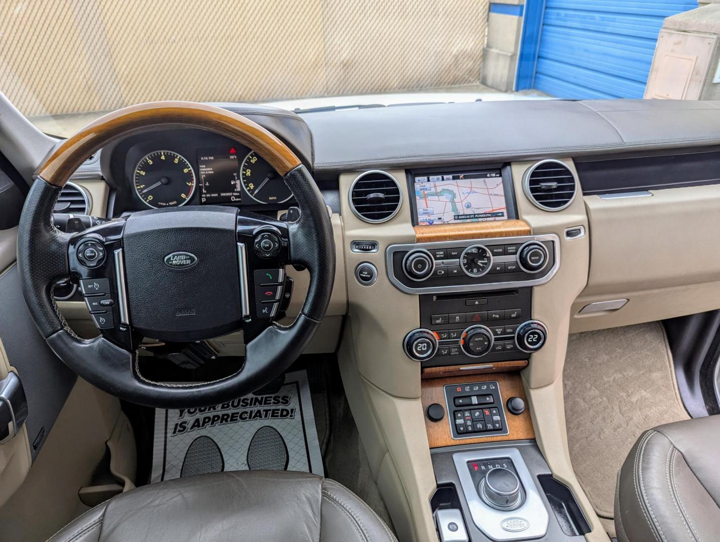 2015 White /Almond Land Rover LR4 HSE Luxury (SALAK2V65FA) with an 3.0L V6 DOHV 24V engine, 6-Speed Automatic transmission, located at 603 Amelia Street, Plymouth, MI, 48170, (734) 459-5520, 42.378841, -83.464546 - Photo#13