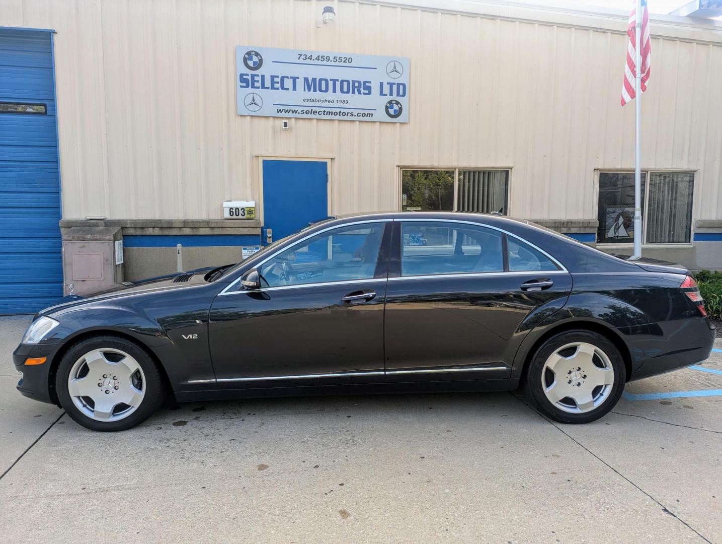 2007 Black Opal Metallic /Brown Leather Mercedes-Benz S-Class S600 (WDDNG76X37A) with an 5.5L V12 SOHC 36V TURBO engine, 5-Speed Automatic Overdrive transmission, located at 603 Amelia Street, Plymouth, MI, 48170, (734) 459-5520, 42.378841, -83.464546 - Vehicles shown by appointment - Please call ahead - 734-459-5520, text 734-658-4573 or contact us via our web site at: http://www.selectmotors.com for complete Inventory, Photos, Videos and FREE Carfax Reports. 2007 Mercedes S600, Black Opal Metallic, Light Brown Exclusive leather interior, 86K m - Photo#3