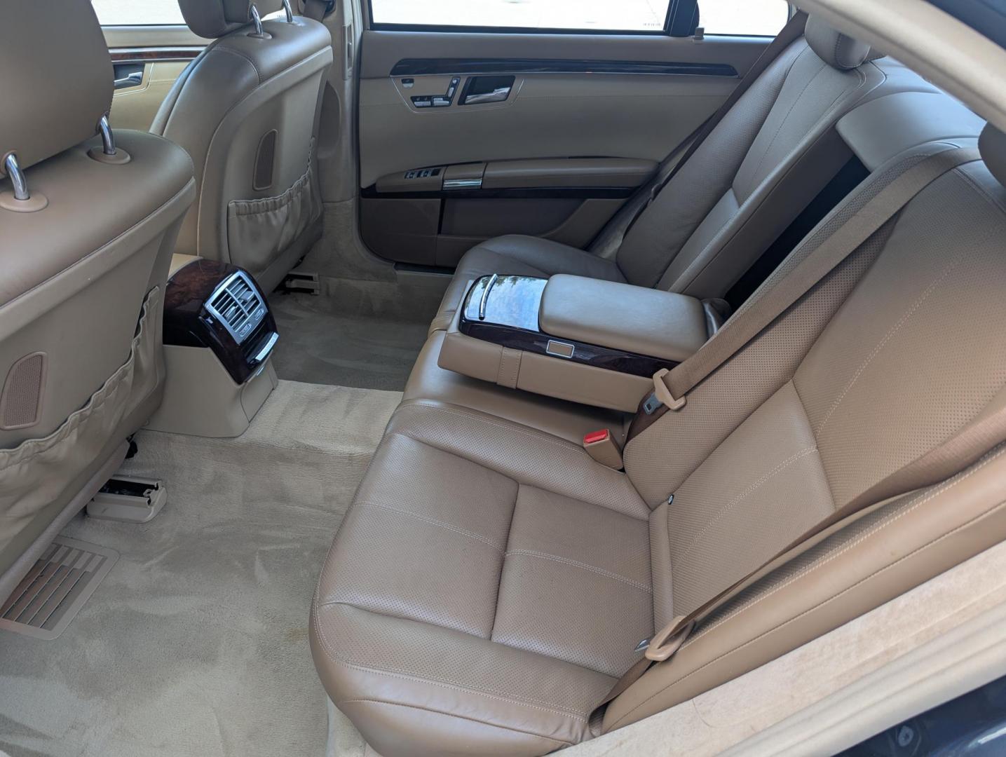 2007 Black Opal Metallic /Brown Leather Mercedes-Benz S-Class S600 (WDDNG76X37A) with an 5.5L V12 SOHC 36V TURBO engine, 5-Speed Automatic Overdrive transmission, located at 603 Amelia Street, Plymouth, MI, 48170, (734) 459-5520, 42.378841, -83.464546 - Vehicles shown by appointment - Please call ahead - 734-459-5520, text 734-658-4573 or contact us via our web site at: http://www.selectmotors.com for complete Inventory, Photos, Videos and FREE Carfax Reports. 2007 Mercedes S600, Black Opal Metallic, Light Brown Exclusive leather interior, 86K m - Photo#10