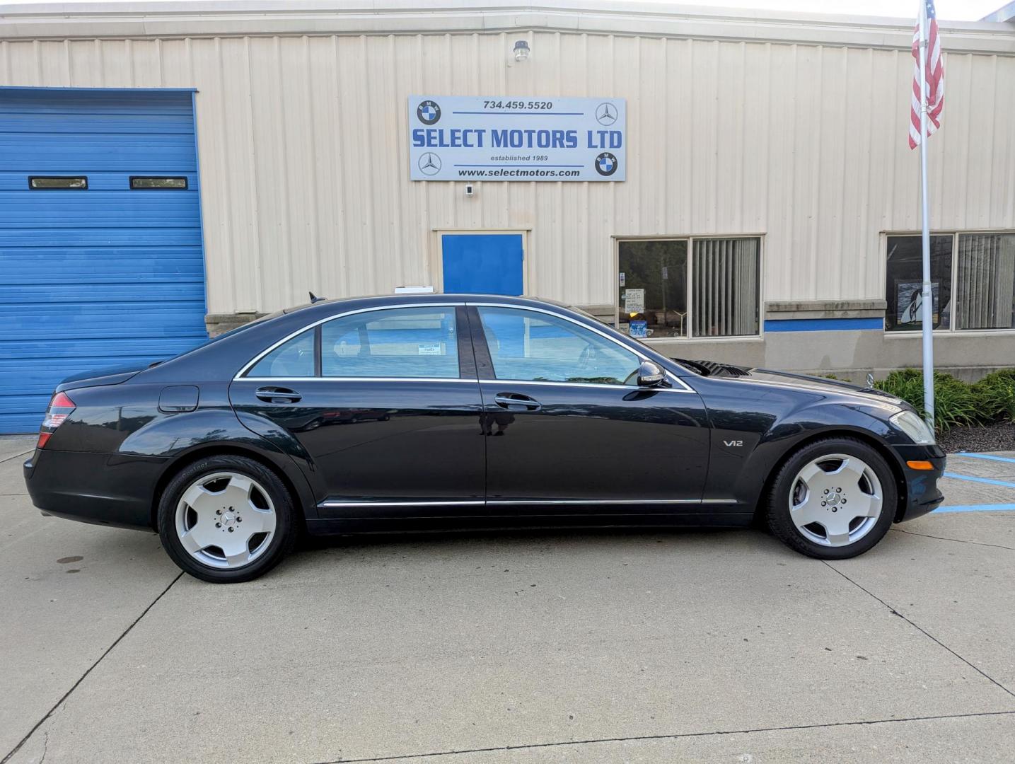 2007 Black Opal Metallic /Brown Leather Mercedes-Benz S-Class S600 (WDDNG76X37A) with an 5.5L V12 SOHC 36V TURBO engine, 5-Speed Automatic Overdrive transmission, located at 603 Amelia Street, Plymouth, MI, 48170, (734) 459-5520, 42.378841, -83.464546 - Vehicles shown by appointment - Please call ahead - 734-459-5520, text 734-658-4573 or contact us via our web site at: http://www.selectmotors.com for complete Inventory, Photos, Videos and FREE Carfax Reports. 2007 Mercedes S600, Black Opal Metallic, Light Brown Exclusive leather interior, 86K m - Photo#12