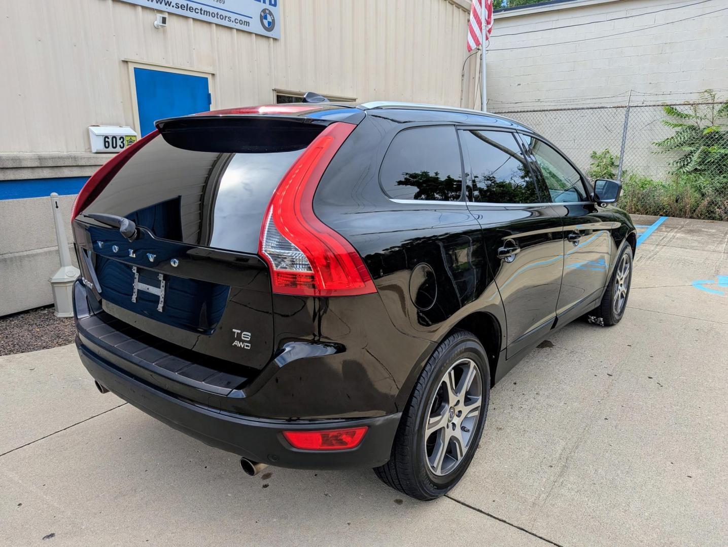 2011 Black /Black Leather Volvo XC60 T6 AWD (YV4902DZ9B2) with an 3.0L L6 DOHC 24V TURBO engine, 6-Speed Automatic transmission, located at 603 Amelia Street, Plymouth, MI, 48170, (734) 459-5520, 42.378841, -83.464546 - Vehicles shown by appointment - Please call ahead - 734-459-5520, text 734-658-4573 or contact us via our web site at: http://www.selectmotors.com for complete Inventory, Photos, Videos and FREE Carfax Reports. Warranty included. 2011 Volvo XC60 T6 3.0, Black with black leather interior, 82K mi - Photo#13
