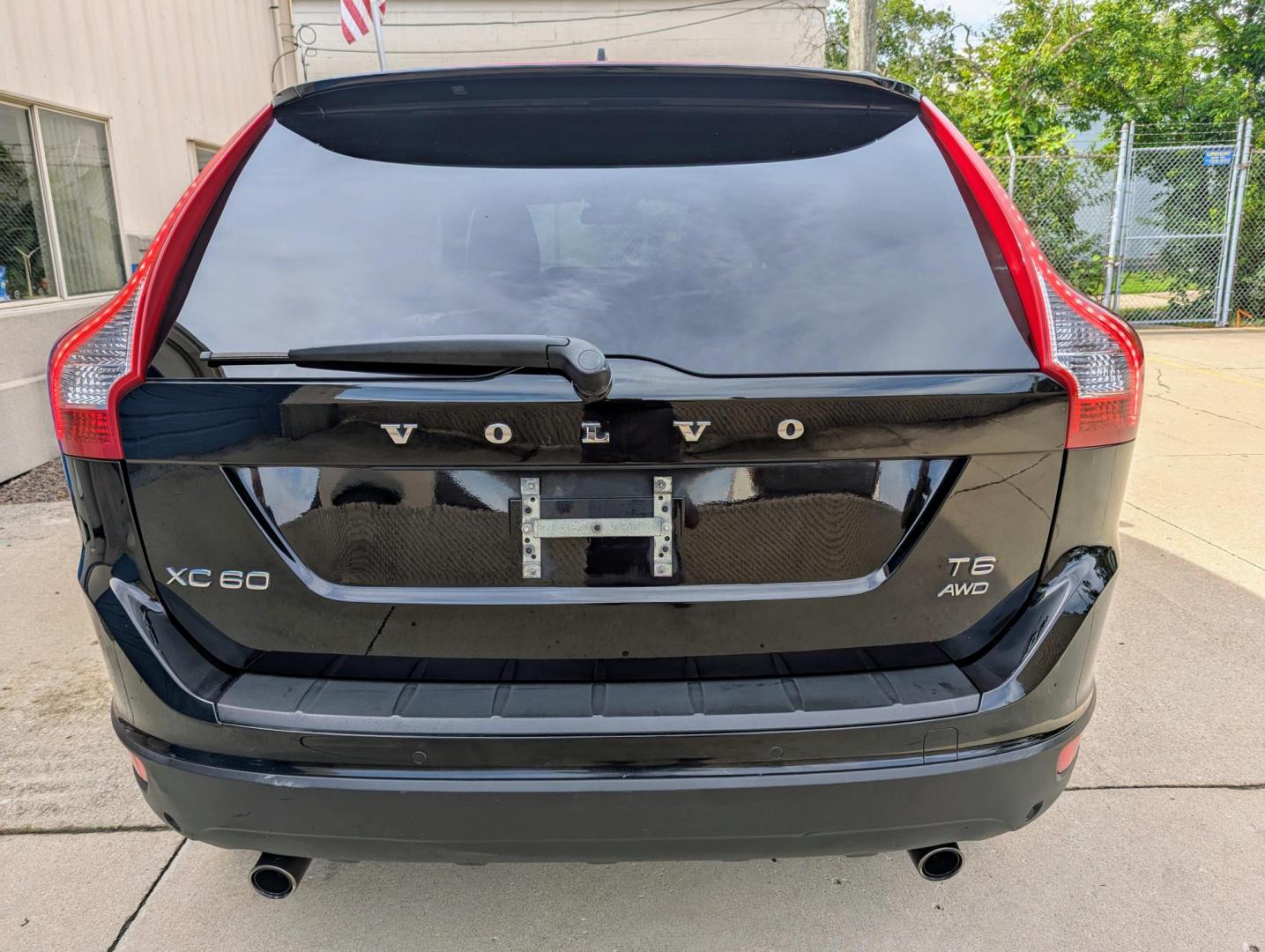 2011 Black /Black Leather Volvo XC60 T6 AWD (YV4902DZ9B2) with an 3.0L L6 DOHC 24V TURBO engine, 6-Speed Automatic transmission, located at 603 Amelia Street, Plymouth, MI, 48170, (734) 459-5520, 42.378841, -83.464546 - Vehicles shown by appointment - Please call ahead - 734-459-5520, text 734-658-4573 or contact us via our web site at: http://www.selectmotors.com for complete Inventory, Photos, Videos and FREE Carfax Reports. Warranty included. 2011 Volvo XC60 T6 3.0, Black with black leather interior, 82K mi - Photo#14