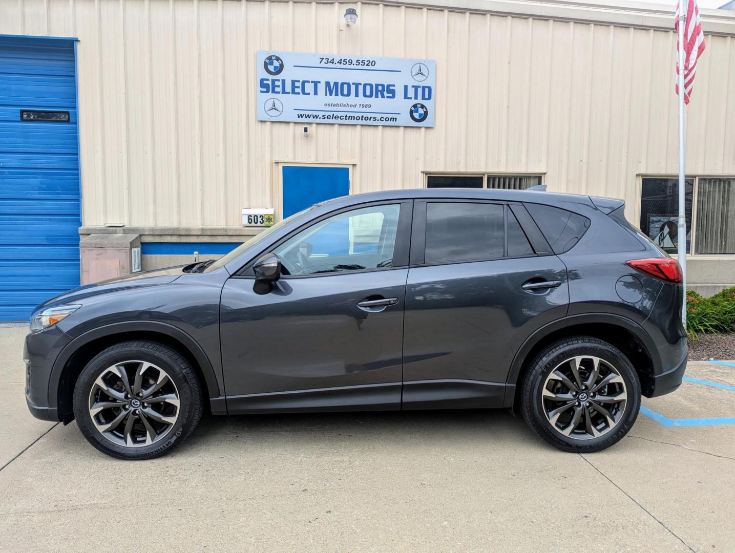 2016 Meteor Gray Mica /Black Leather Mazda CX-5 Grand Touring AWD (JM3KE4DY5G0) with an 2.5L L4 DOHC 16V engine, 6-Speed Automatic transmission, located at 603 Amelia Street, Plymouth, MI, 48170, (734) 459-5520, 42.378841, -83.464546 - Vehicles shown by appointment - Please call ahead - 734-459-5520, text 734-658-4573 or contact us via our web site at: http://www.selectmotors.com for complete Inventory, Photos, Videos and FREE Carfax Reports. 2016 Mazda CX5 Grand Touring, Meteor Gray Mica, Black leather interior, 134K one owner - Photo#2