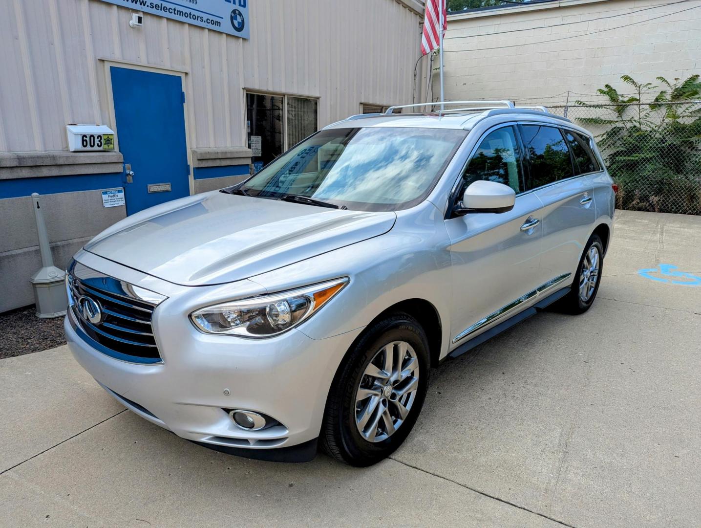 2014 Silver Metallic /Black Leather Infiniti QX Base AWD (5N1AL0MM4EC) with an 3.5L V6 DOHC 24V engine, Continuously Variable Transmission transmission, located at 603 Amelia Street, Plymouth, MI, 48170, (734) 459-5520, 42.378841, -83.464546 - Photo#0