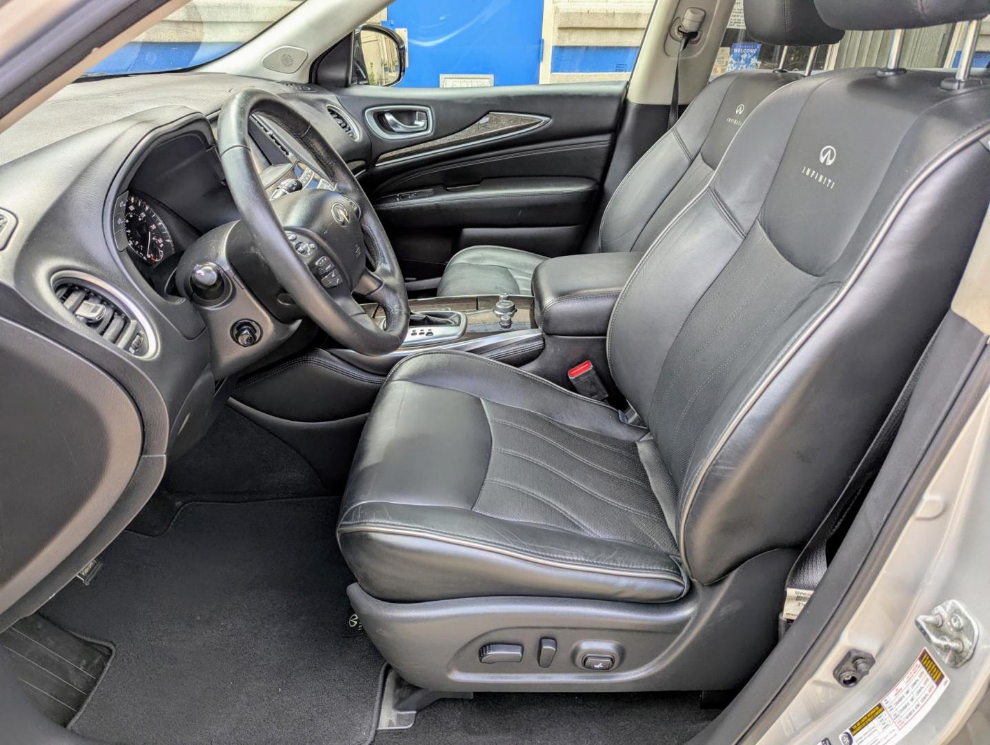 2014 Silver Metallic /Black Leather Infiniti QX Base AWD (5N1AL0MM4EC) with an 3.5L V6 DOHC 24V engine, Continuously Variable Transmission transmission, located at 603 Amelia Street, Plymouth, MI, 48170, (734) 459-5520, 42.378841, -83.464546 - Photo#4
