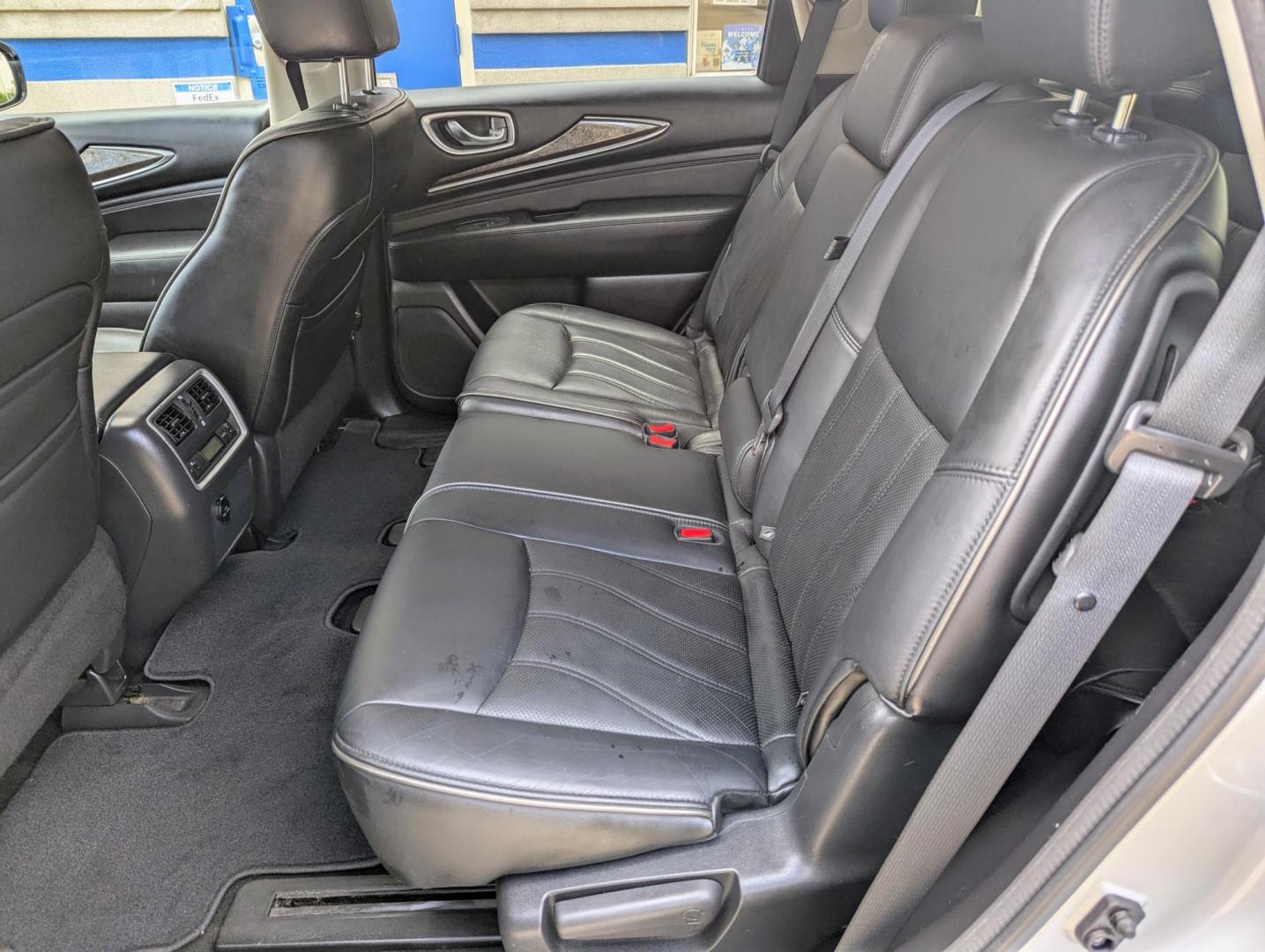 2014 Silver Metallic /Black Leather Infiniti QX Base AWD (5N1AL0MM4EC) with an 3.5L V6 DOHC 24V engine, Continuously Variable Transmission transmission, located at 603 Amelia Street, Plymouth, MI, 48170, (734) 459-5520, 42.378841, -83.464546 - Photo#5