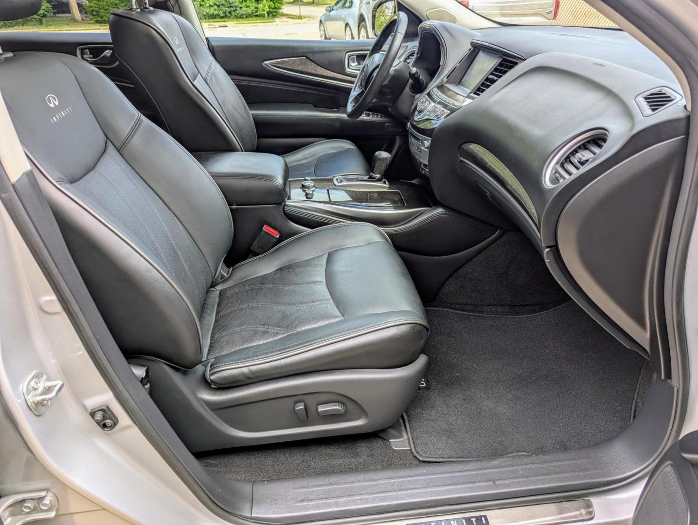 2014 Silver Metallic /Black Leather Infiniti QX Base AWD (5N1AL0MM4EC) with an 3.5L V6 DOHC 24V engine, Continuously Variable Transmission transmission, located at 603 Amelia Street, Plymouth, MI, 48170, (734) 459-5520, 42.378841, -83.464546 - Photo#8
