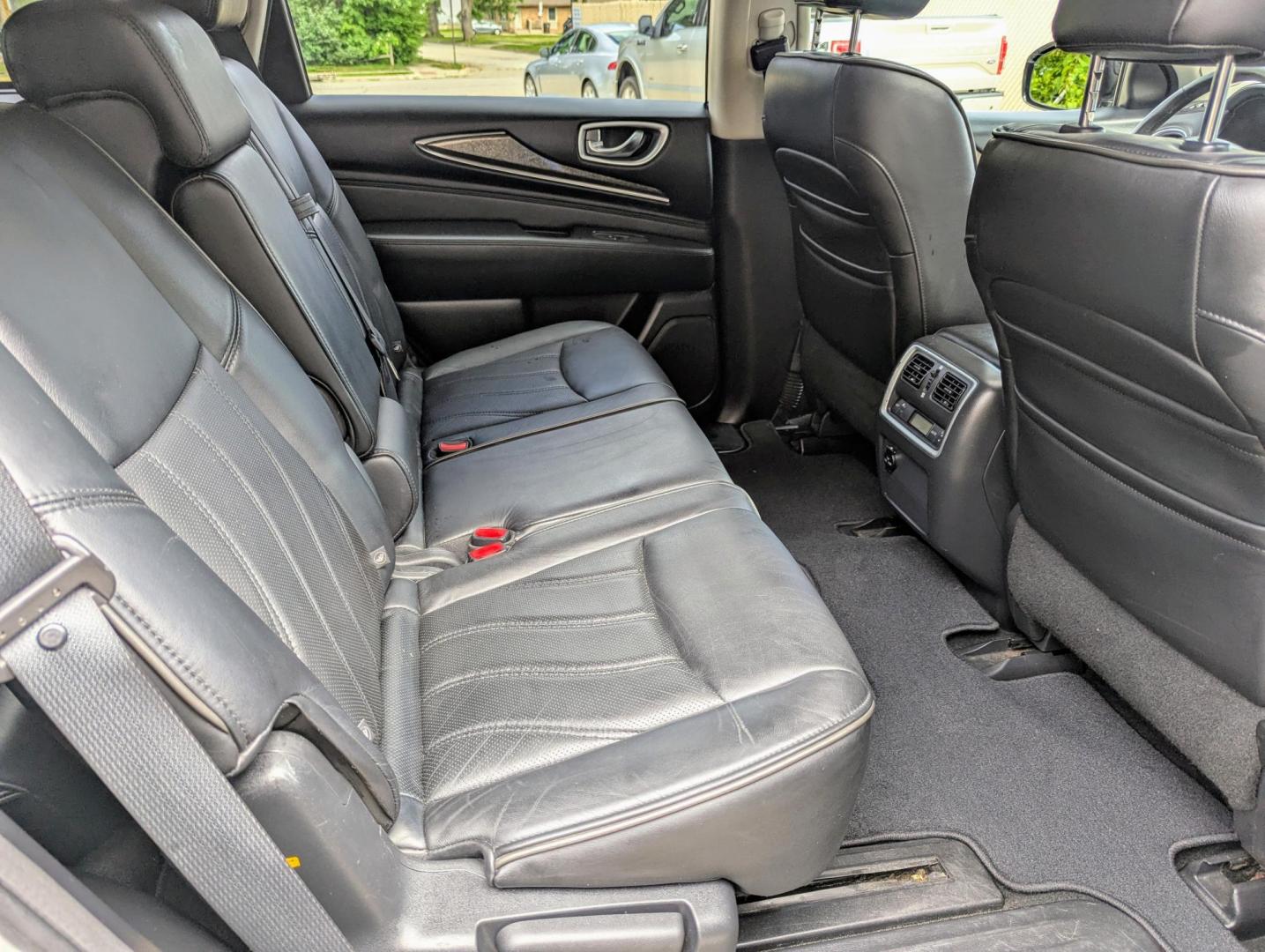 2014 Silver Metallic /Black Leather Infiniti QX Base AWD (5N1AL0MM4EC) with an 3.5L V6 DOHC 24V engine, Continuously Variable Transmission transmission, located at 603 Amelia Street, Plymouth, MI, 48170, (734) 459-5520, 42.378841, -83.464546 - Photo#10