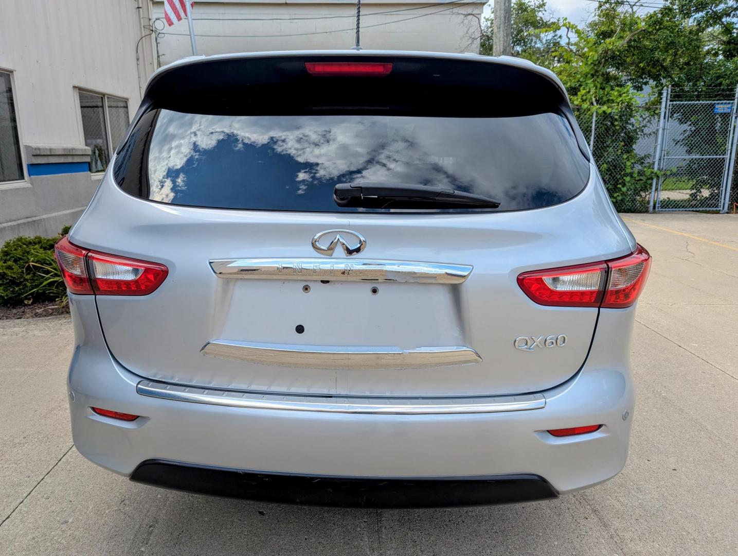 2014 Silver Metallic /Black Leather Infiniti QX Base AWD (5N1AL0MM4EC) with an 3.5L V6 DOHC 24V engine, Continuously Variable Transmission transmission, located at 603 Amelia Street, Plymouth, MI, 48170, (734) 459-5520, 42.378841, -83.464546 - Photo#15
