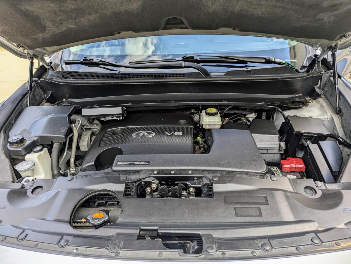 2014 Silver Metallic /Black Leather Infiniti QX Base AWD (5N1AL0MM4EC) with an 3.5L V6 DOHC 24V engine, Continuously Variable Transmission transmission, located at 603 Amelia Street, Plymouth, MI, 48170, (734) 459-5520, 42.378841, -83.464546 - Photo#18