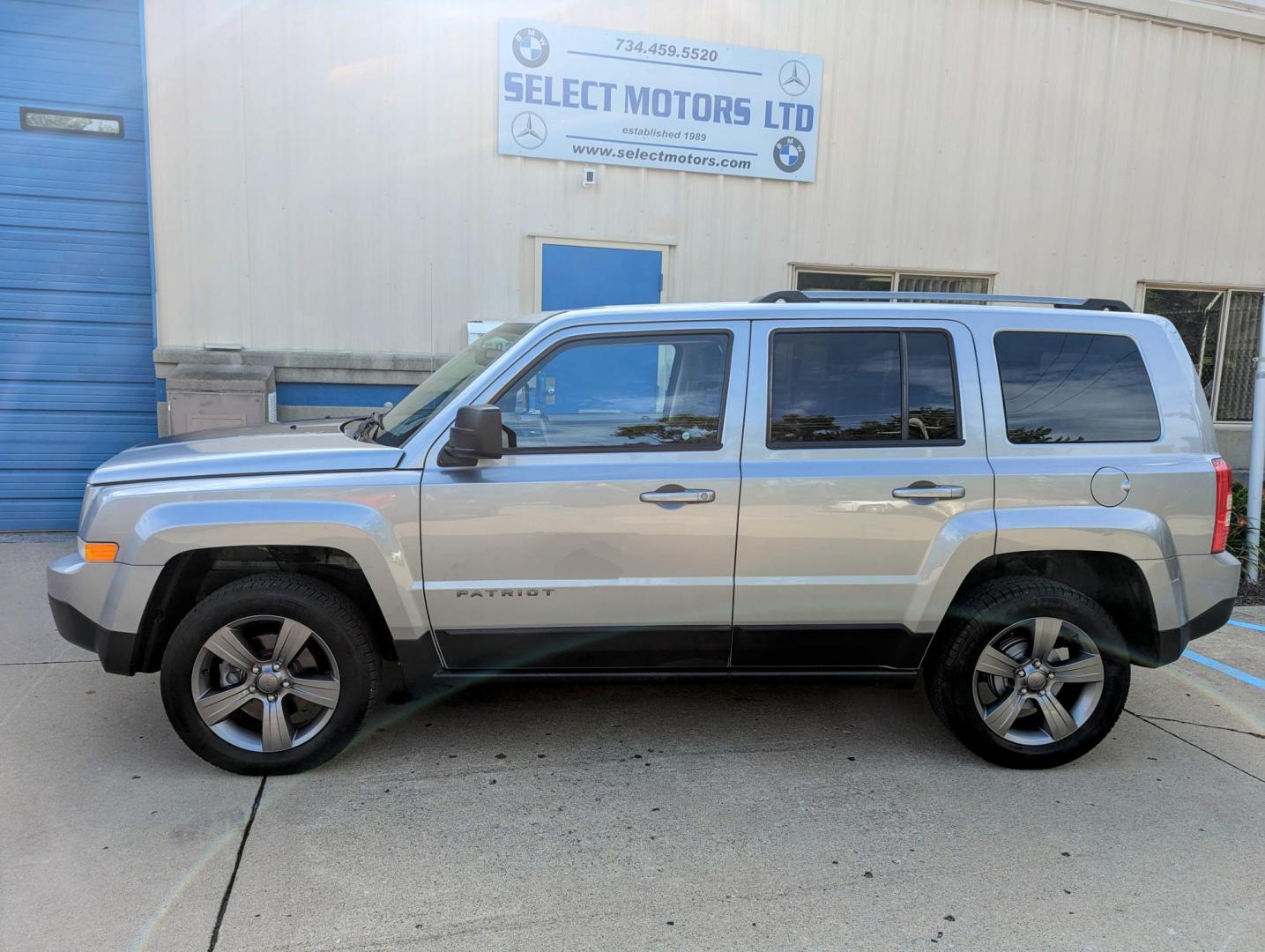 2016 Silver Metallic /Slate Gray Jeep Patriot Sport 2WD (1C4NJPBA4GD) with an 2.0L L4 DOHC 16V engine, Automatic transmission, located at 603 Amelia Street, Plymouth, MI, 48170, (734) 459-5520, 42.378841, -83.464546 - Photo#2