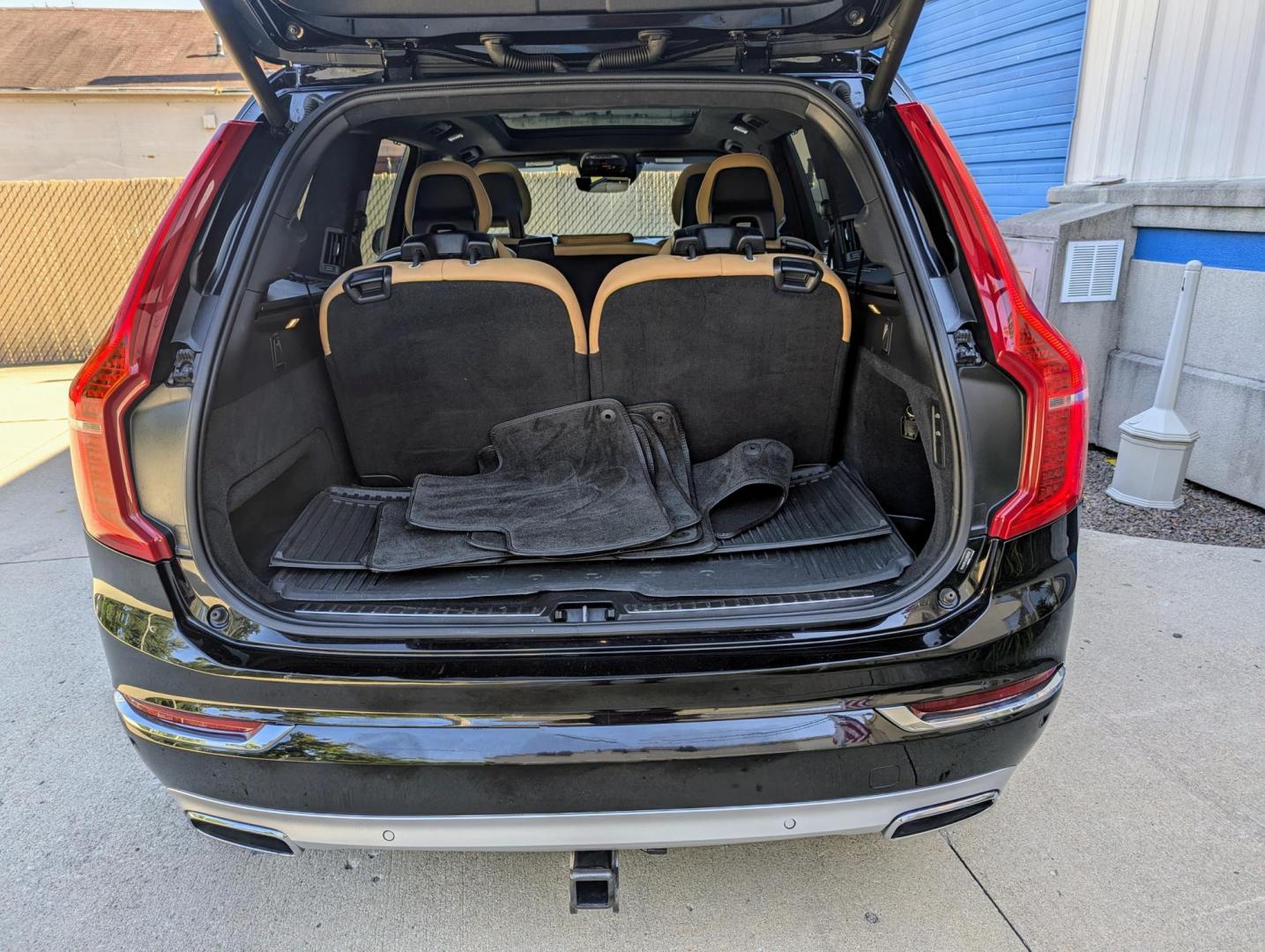 2018 Black /Blonde Nappa Leather Volvo XC90 T6 Inscription AWD (YV4A22PL8J1) with an 2.0L L4 DOHC 16V engine, 8A transmission, located at 603 Amelia Street, Plymouth, MI, 48170, (734) 459-5520, 42.378841, -83.464546 - Vehicles shown by appointment - Please call ahead - 734-459-5520, text 734-658-4573 or contact us via our web site at: http://www.selectmotors.com for complete Inventory, Photos, Videos and FREE Carfax Reports. 2018 Volvo XC90 Inscription T6, Onyx Black Metallic with Blonde perforated Nappa leath - Photo#9