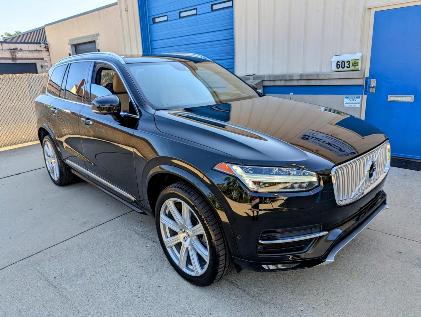 2018 Black /Blonde Nappa Leather Volvo XC90 T6 Inscription AWD (YV4A22PL8J1) with an 2.0L L4 DOHC 16V engine, 8A transmission, located at 603 Amelia Street, Plymouth, MI, 48170, (734) 459-5520, 42.378841, -83.464546 - Vehicles shown by appointment - Please call ahead - 734-459-5520, text 734-658-4573 or contact us via our web site at: http://www.selectmotors.com for complete Inventory, Photos, Videos and FREE Carfax Reports. 2018 Volvo XC90 Inscription T6, Onyx Black Metallic with Blonde perforated Nappa leath - Photo#13