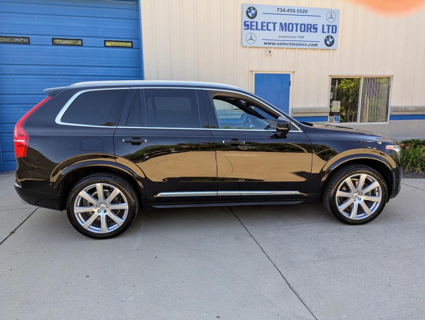 2018 Black /Blonde Nappa Leather Volvo XC90 T6 Inscription AWD (YV4A22PL8J1) with an 2.0L L4 DOHC 16V engine, 8A transmission, located at 603 Amelia Street, Plymouth, MI, 48170, (734) 459-5520, 42.378841, -83.464546 - Vehicles shown by appointment - Please call ahead - 734-459-5520, text 734-658-4573 or contact us via our web site at: http://www.selectmotors.com for complete Inventory, Photos, Videos and FREE Carfax Reports. 2018 Volvo XC90 Inscription T6, Onyx Black Metallic with Blonde perforated Nappa leath - Photo#14