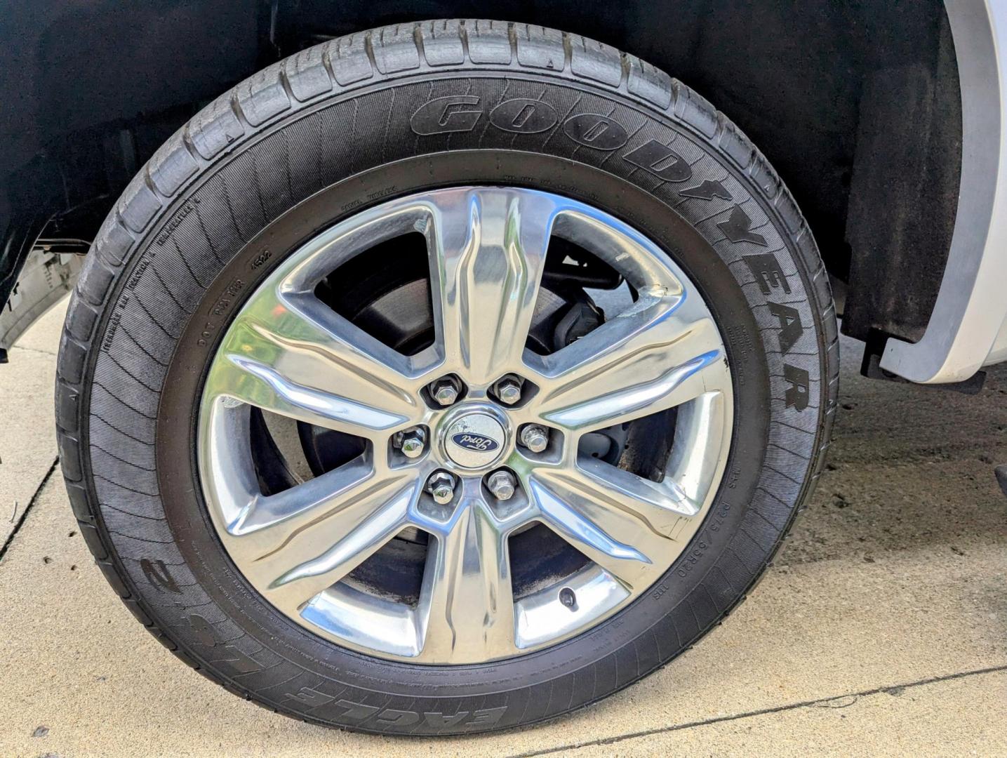 2015 Silver Metallic /Black Leather Ford F-150 Platinum SuperCrew 6.5-ft. Bed 4WD (1FTEW1EG7FF) with an 3.5L V6 TURBO engine, 6-Speed Automatic transmission, located at 603 Amelia Street, Plymouth, MI, 48170, (734) 459-5520, 42.378841, -83.464546 - Vehicles shown by appointment - Please call ahead - 734-459-5520, text 734-658-4573 or contact us via our web site at: http://www.selectmotors.com for complete Inventory, Photos, Videos and FREE Carfax Reports. 2015 Ford F150 4 x 4 Super Crew Platinum, Ignot Silver Metallic with Black leather inter - Photo#14