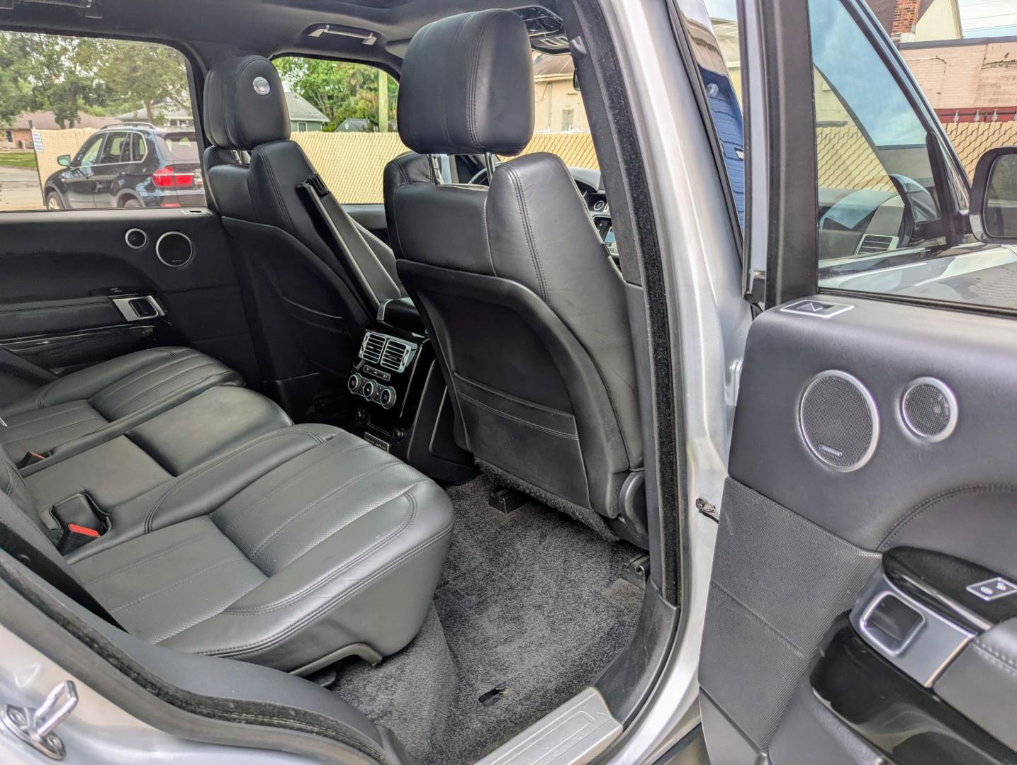 2016 Indus Silver /Black Land Rover Range Rover HSE (SALGS2PFXGA) with an 3.0L V6 DOHC 24V SUPERCHARGED engine, 8A transmission, located at 603 Amelia Street, Plymouth, MI, 48170, (734) 459-5520, 42.378841, -83.464546 - Vehicles shown by appointment - Please call ahead - 734-459-5520, text 734-658-4573 or contact us via our web site at: http://www.selectmotors.com for complete Inventory, Photos, Videos and FREE Carfax Reports. 2016 Land Rover Range Rover HSE, Indus Silver with black interior, 91K miles, One owne - Photo#10