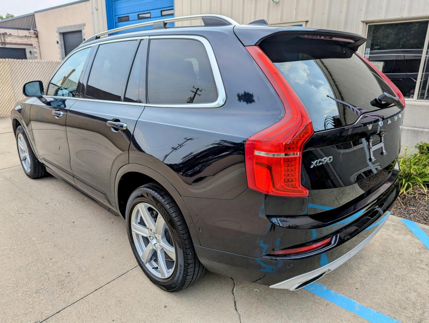2016 Magic Blue Metallic /Beige Leather Volvo XC90 T8 Momentum (YV4BC0PKXG1) with an 2.0L L4 DOHC 16V HYBRID engine, 8A transmission, located at 603 Amelia Street, Plymouth, MI, 48170, (734) 459-5520, 42.378841, -83.464546 - Vehicles shown by appointment - Please call ahead - 734-459-5520, text 734-658-4573 or contact us via our web site at: http://www.selectmotors.com for complete Inventory, Photos, Videos and FREE Carfax Reports. 2016 Volvo XC90 T8 Momentum, Magic Blue Metallic with Beige Leather interior, One Owne - Photo#3