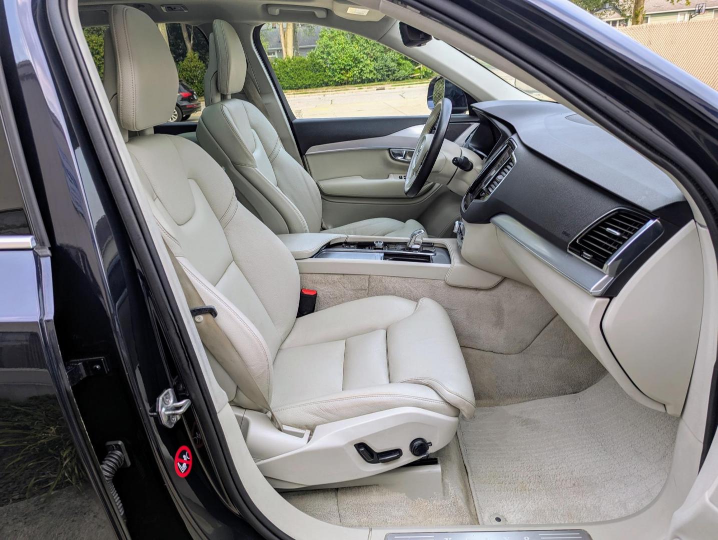 2016 Magic Blue Metallic /Beige Leather Volvo XC90 T8 Momentum (YV4BC0PKXG1) with an 2.0L L4 DOHC 16V HYBRID engine, 8A transmission, located at 603 Amelia Street, Plymouth, MI, 48170, (734) 459-5520, 42.378841, -83.464546 - Vehicles shown by appointment - Please call ahead - 734-459-5520, text 734-658-4573 or contact us via our web site at: http://www.selectmotors.com for complete Inventory, Photos, Videos and FREE Carfax Reports. 2016 Volvo XC90 T8 Momentum, Magic Blue Metallic with Beige Leather interior, One Owne - Photo#9