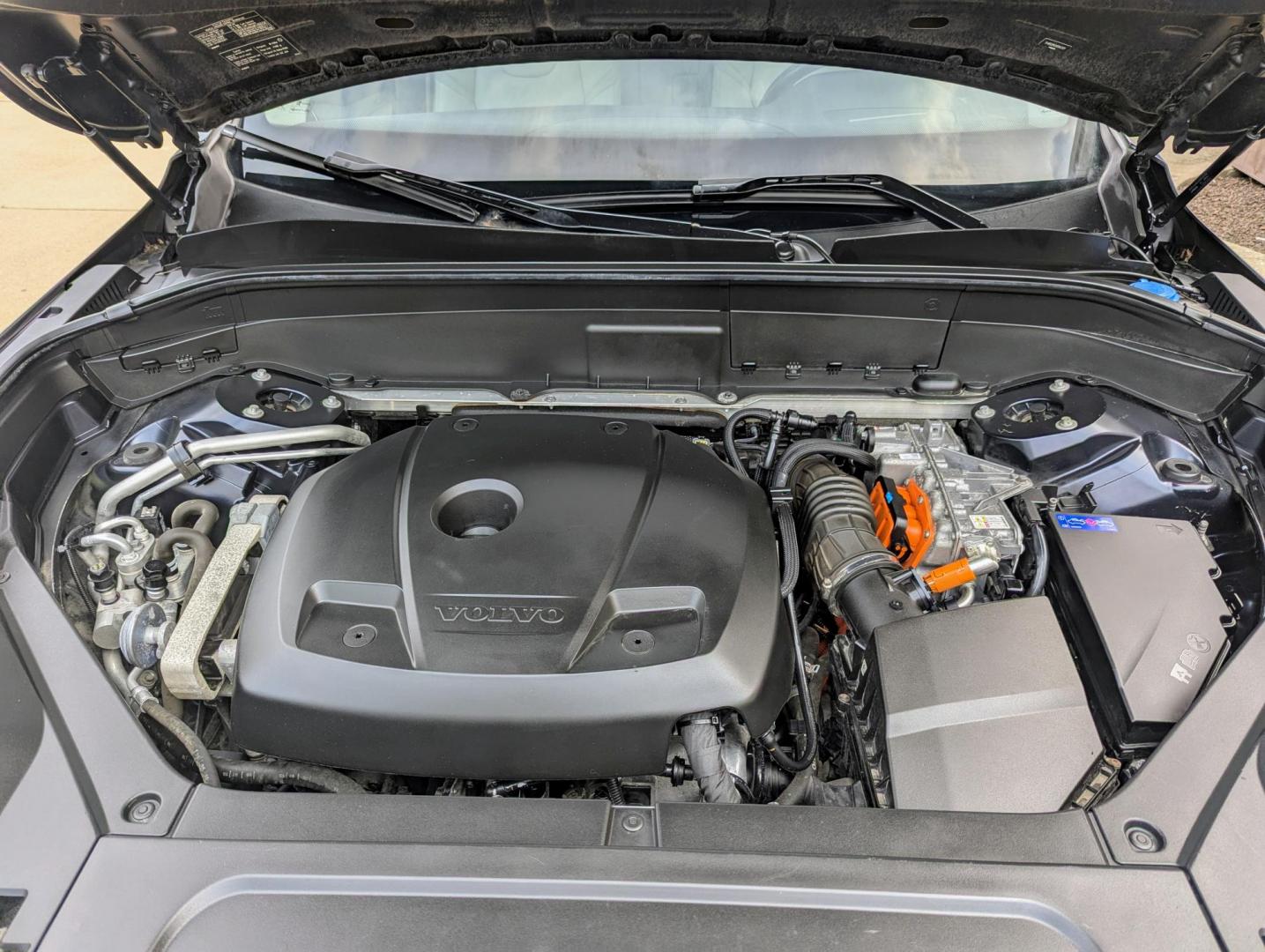 2016 Magic Blue Metallic /Beige Leather Volvo XC90 T8 Momentum (YV4BC0PKXG1) with an 2.0L L4 DOHC 16V HYBRID engine, 8A transmission, located at 603 Amelia Street, Plymouth, MI, 48170, (734) 459-5520, 42.378841, -83.464546 - Vehicles shown by appointment - Please call ahead - 734-459-5520, text 734-658-4573 or contact us via our web site at: http://www.selectmotors.com for complete Inventory, Photos, Videos and FREE Carfax Reports. 2016 Volvo XC90 T8 Momentum, Magic Blue Metallic with Beige Leather interior, One Owne - Photo#16