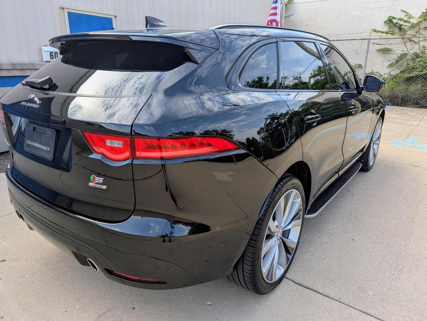 2018 Black /Ebony Jaguar F-Pace S (SADCM2FV3JA) with an 3.0L V6 DOHC 24V SUPERCHARGED engine, 8A transmission, located at 603 Amelia Street, Plymouth, MI, 48170, (734) 459-5520, 42.378841, -83.464546 - Vehicles shown by appointment - Please call ahead - 734-459-5520, text 734-658-4573 or contact us via our web site at: http://www.selectmotors.com for complete Inventory, Photos, Videos and FREE Carfax Reports. 2018 Jaguar F-Pace "S", Santorini Black Metallic with Ebony interior, One Owner, 72K - Photo#15