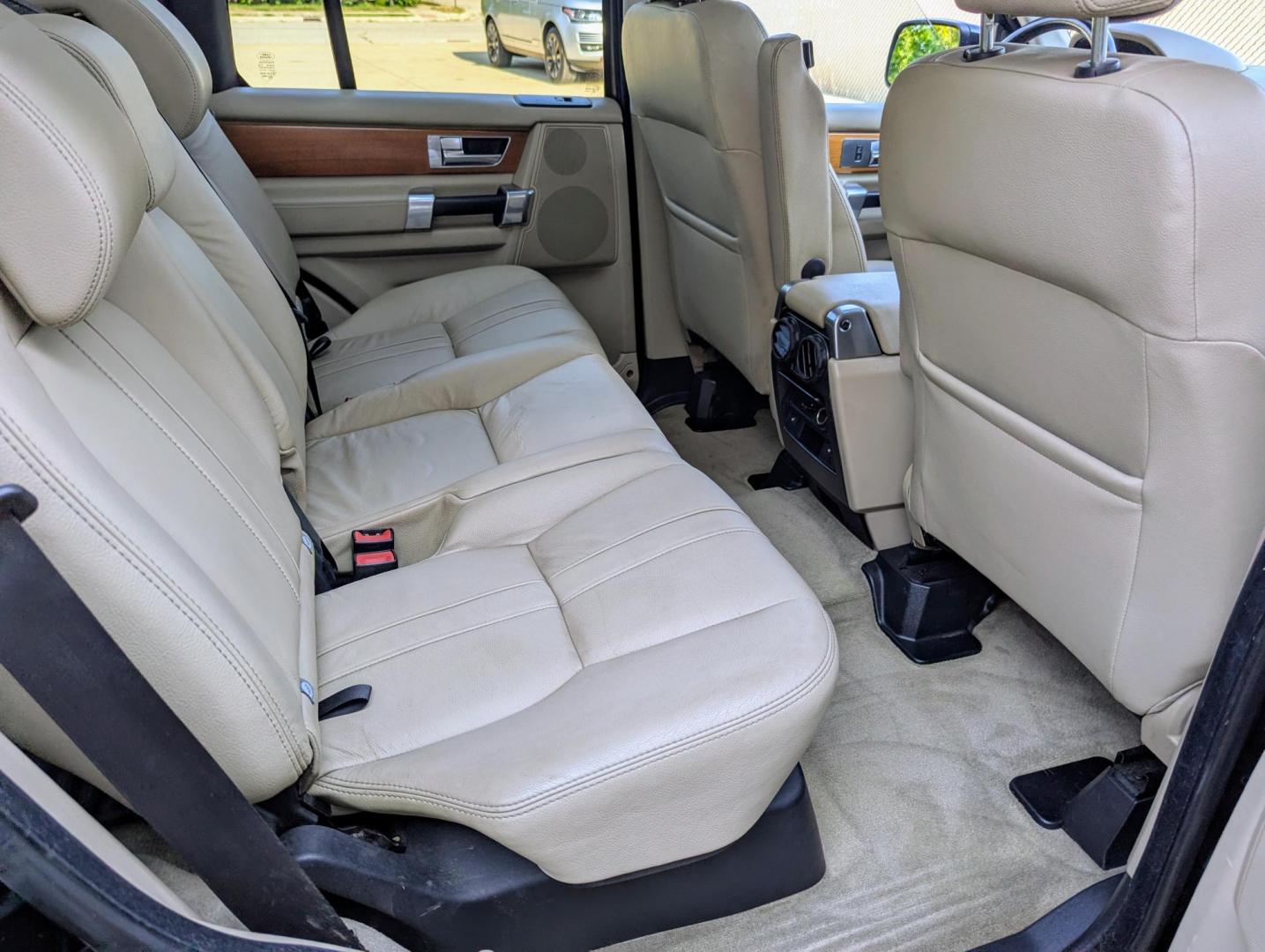2011 Black /Almond Leather Land Rover LR4 HSE (SALAB2D41BA) with an 4.4L V8 DOHC 32V engine, 6-Speed Automatic transmission, located at 603 Amelia Street, Plymouth, MI, 48170, (734) 459-5520, 42.378841, -83.464546 - Vehicles shown by appointment - Please call ahead - 734-459-5520, text 734-658-4573 or contact us via our web site at: http://www.selectmotors.com for complete Inventory, Photos, Videos and FREE Carfax Reports. 2011 Land Rover LR4 SE, Black with Almond Leather interior, 97K miles, One Owner, All - Photo#10