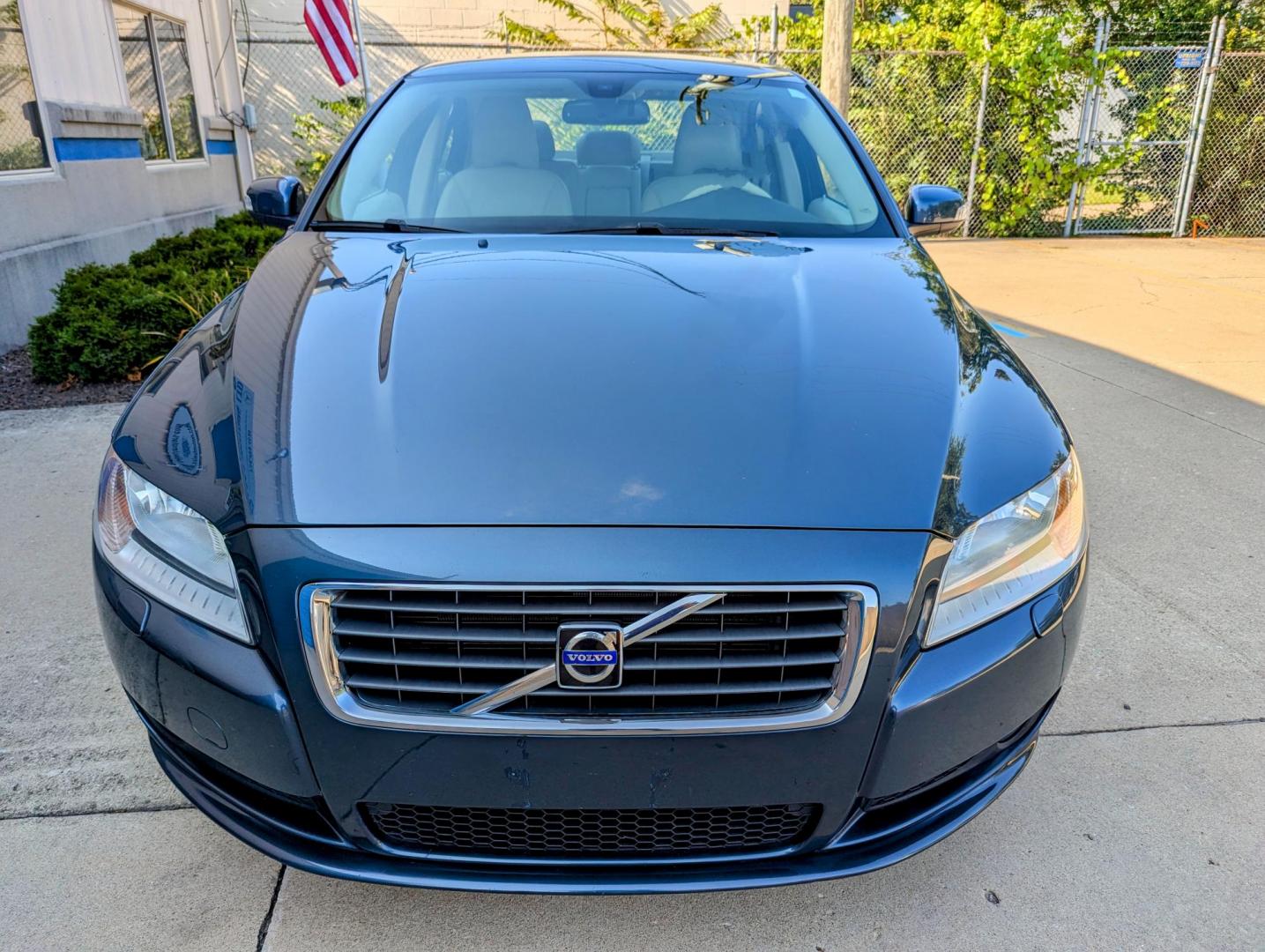 2009 Barents Blue Metallic /Sandstone Beige Leather Volvo S80 3.2 (YV1AS982091) with an 3.2L L6 DOHC engine, 6-Speed Automatic transmission, located at 603 Amelia Street, Plymouth, MI, 48170, (734) 459-5520, 42.378841, -83.464546 - Photo#1