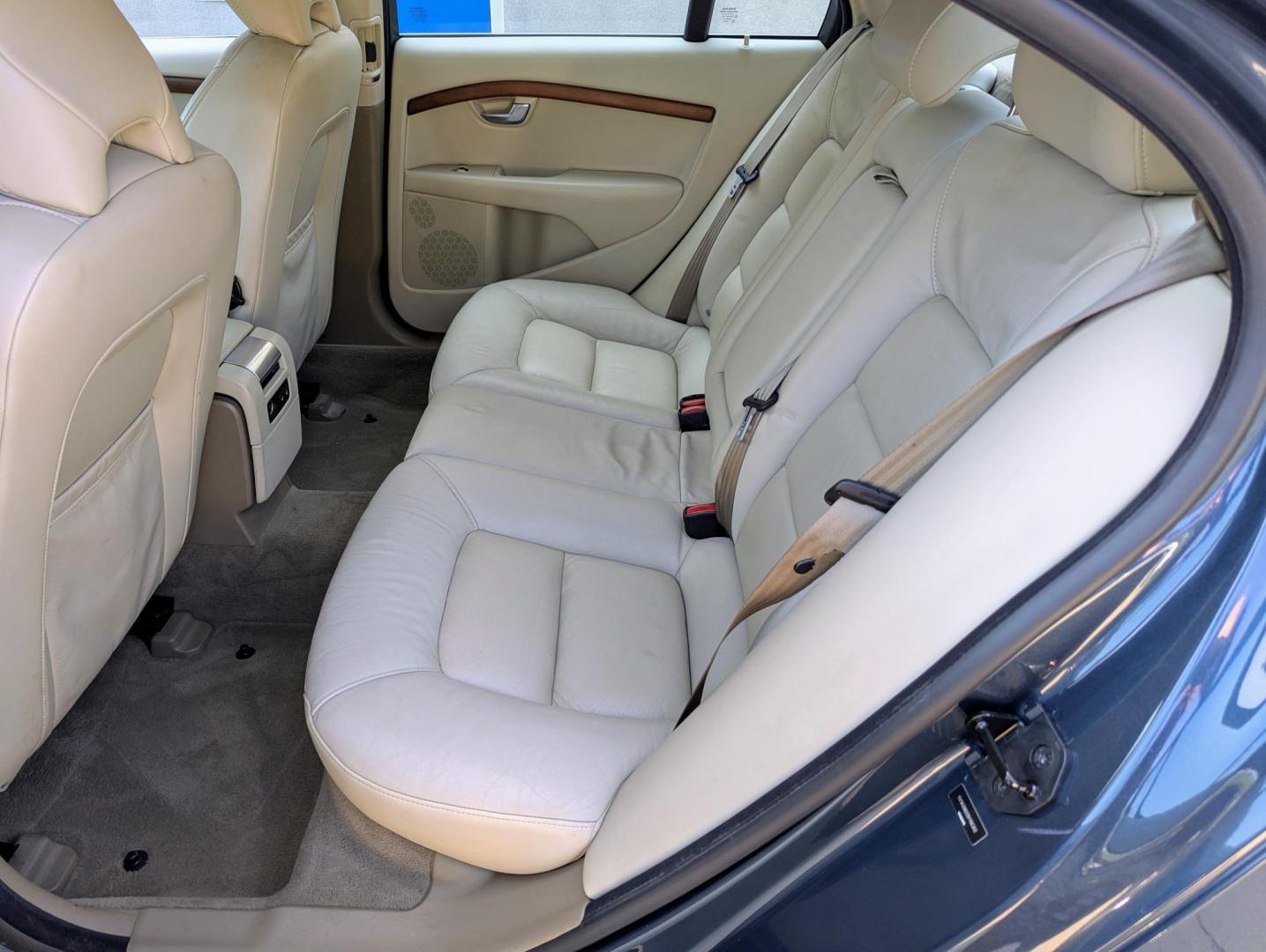 2009 Barents Blue Metallic /Sandstone Beige Leather Volvo S80 3.2 (YV1AS982091) with an 3.2L L6 DOHC engine, 6-Speed Automatic transmission, located at 603 Amelia Street, Plymouth, MI, 48170, (734) 459-5520, 42.378841, -83.464546 - Photo#6