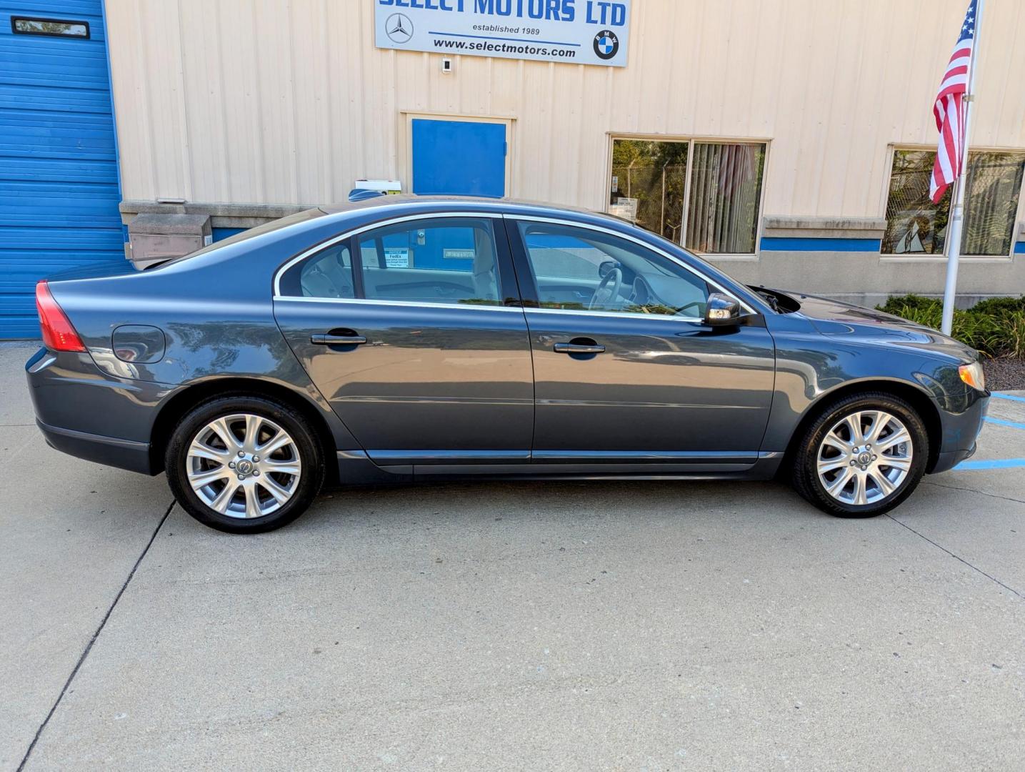 2009 Barents Blue Metallic /Sandstone Beige Leather Volvo S80 3.2 (YV1AS982091) with an 3.2L L6 DOHC engine, 6-Speed Automatic transmission, located at 603 Amelia Street, Plymouth, MI, 48170, (734) 459-5520, 42.378841, -83.464546 - Photo#12