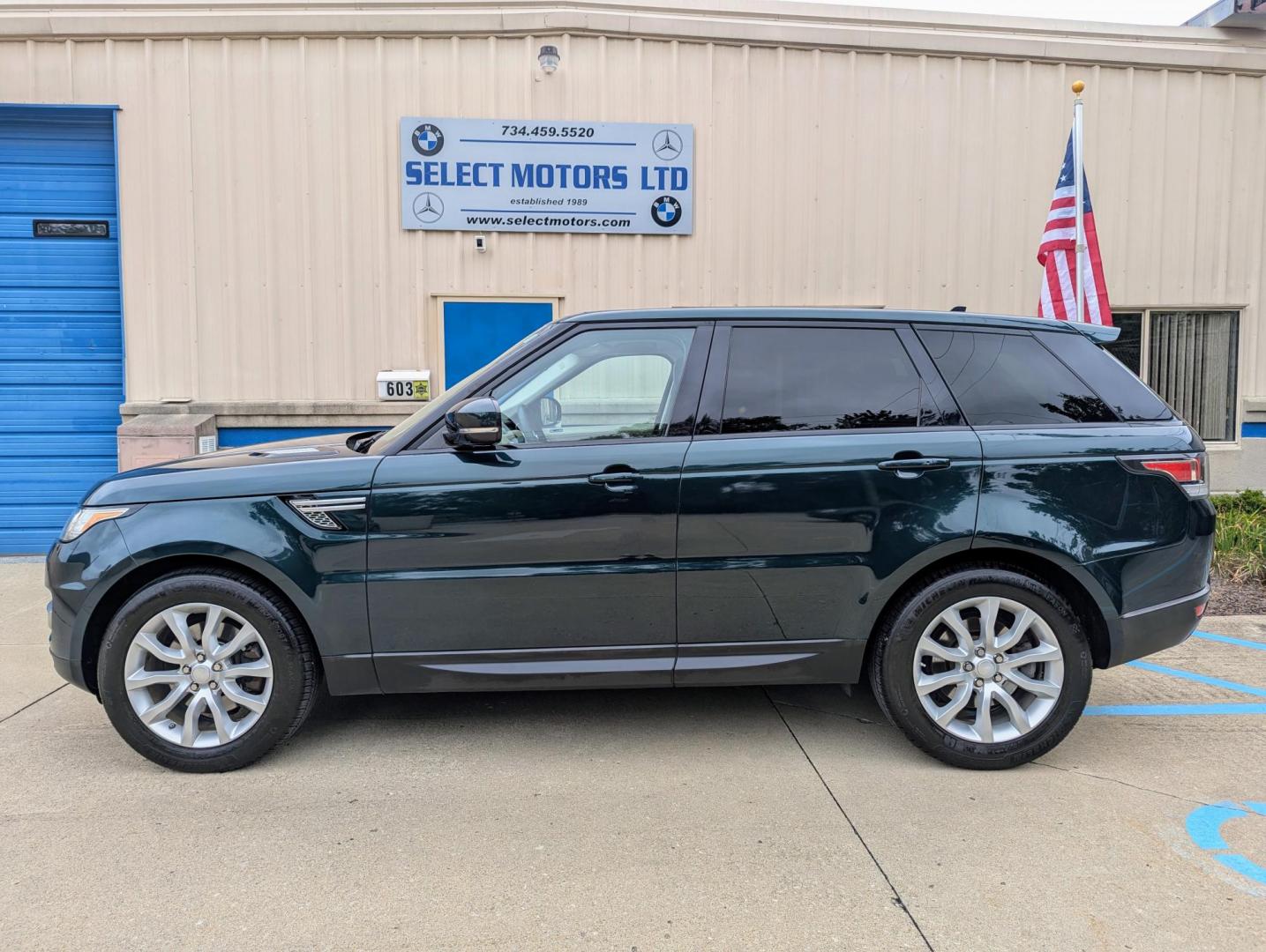 2015 Dark Green Metallic /Expresso & Ivory Leather Land Rover Range Rover Sport SE (SALWR2VF5FA) with an 3.0L V6 24V DOHC SUPERCHARGED engine, 8-Speed Automatic transmission, located at 603 Amelia Street, Plymouth, MI, 48170, (734) 459-5520, 42.378841, -83.464546 - Vehicles shown by appointment - Please call ahead - 734-459-5520, text 734-658-4573 or contact us via our web site at: http://www.selectmotors.com for complete Inventory, Photos, Videos and FREE Carfax Reports. 2015 Land Rover Range Rover Sport HSE - Dark Green Metallic with Espresso & Ivory leat - Photo#2