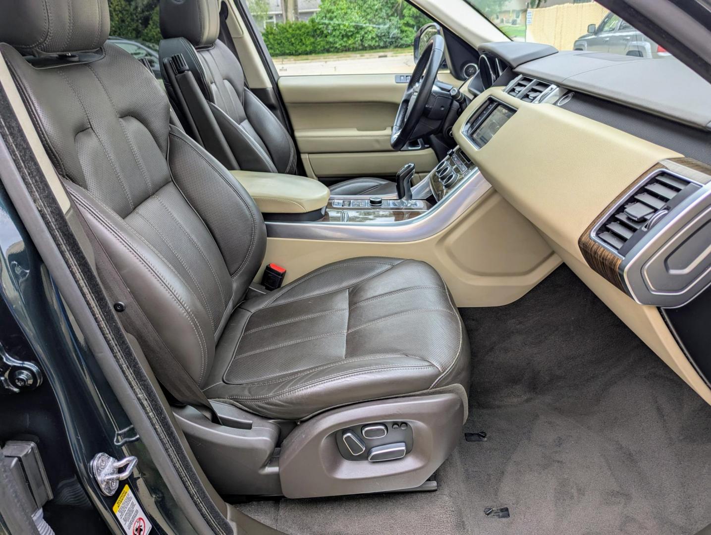 2015 Dark Green Metallic /Expresso & Ivory Leather Land Rover Range Rover Sport SE (SALWR2VF5FA) with an 3.0L V6 24V DOHC SUPERCHARGED engine, 8-Speed Automatic transmission, located at 603 Amelia Street, Plymouth, MI, 48170, (734) 459-5520, 42.378841, -83.464546 - Vehicles shown by appointment - Please call ahead - 734-459-5520, text 734-658-4573 or contact us via our web site at: http://www.selectmotors.com for complete Inventory, Photos, Videos and FREE Carfax Reports. 2015 Land Rover Range Rover Sport HSE - Dark Green Metallic with Espresso & Ivory leat - Photo#8