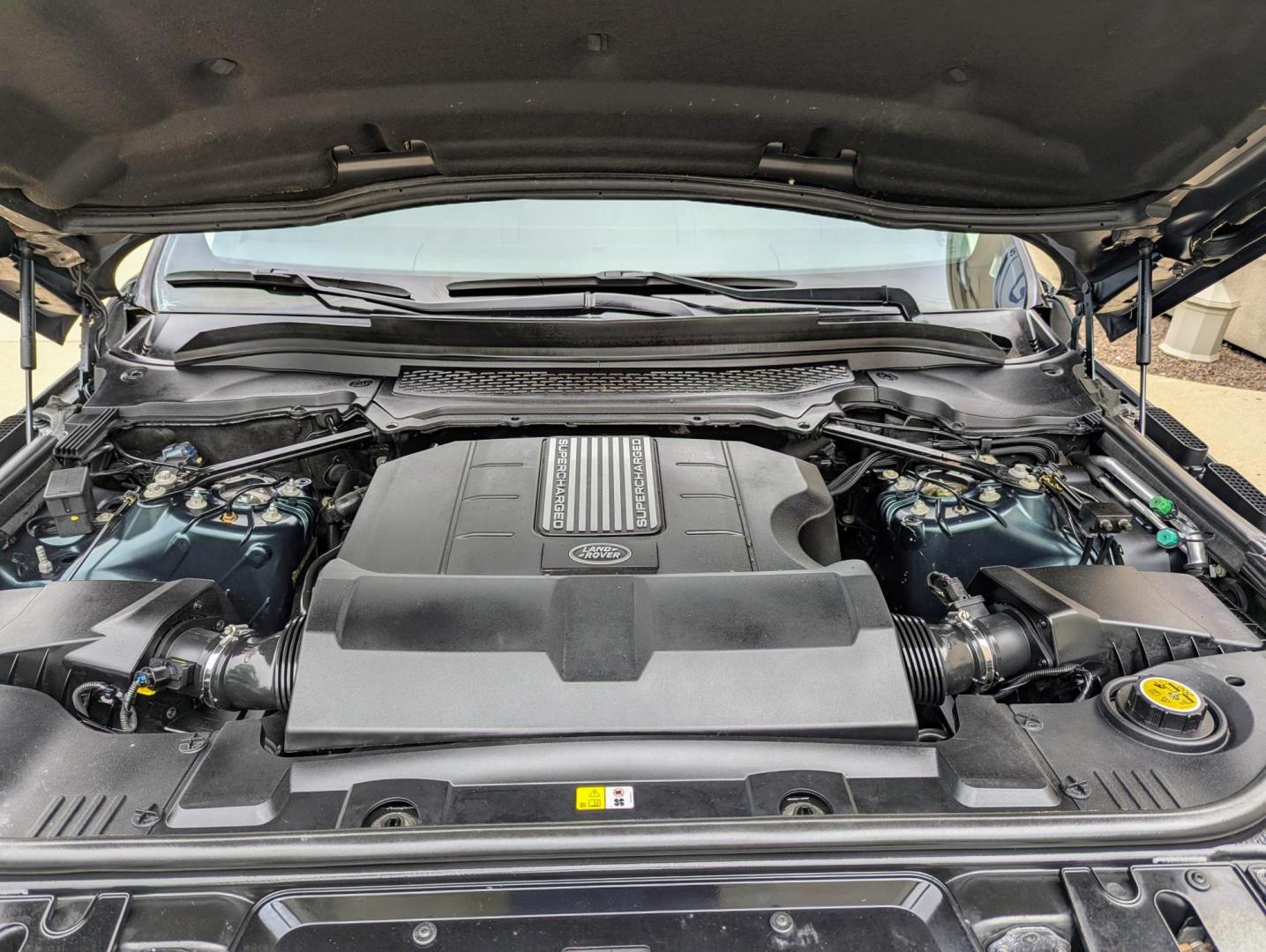2015 Dark Green Metallic /Expresso & Ivory Leather Land Rover Range Rover Sport SE (SALWR2VF5FA) with an 3.0L V6 24V DOHC SUPERCHARGED engine, 8-Speed Automatic transmission, located at 603 Amelia Street, Plymouth, MI, 48170, (734) 459-5520, 42.378841, -83.464546 - Vehicles shown by appointment - Please call ahead - 734-459-5520, text 734-658-4573 or contact us via our web site at: http://www.selectmotors.com for complete Inventory, Photos, Videos and FREE Carfax Reports. 2015 Land Rover Range Rover Sport HSE - Dark Green Metallic with Espresso & Ivory leat - Photo#17