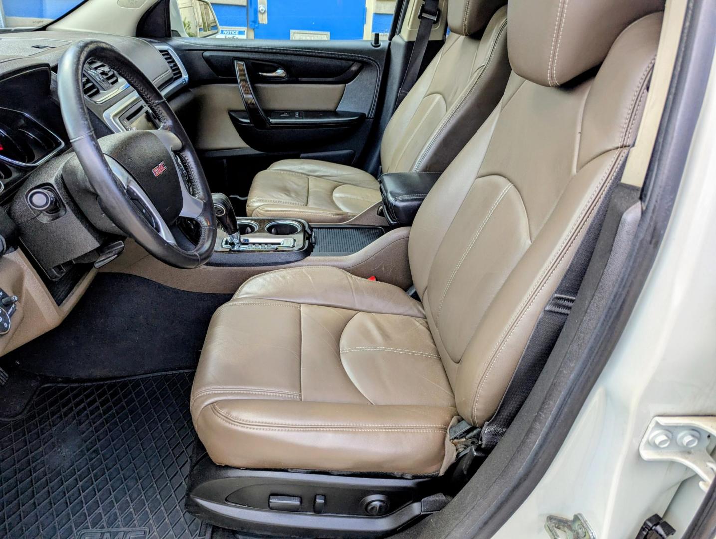 2015 White /Dark Cashmere Leather GMC Acadia SLT-1 AWD (1GKKVRKD3FJ) with an 3.6L V6 DOHC 24V engine, 6-Speed Automatic transmission, located at 603 Amelia Street, Plymouth, MI, 48170, (734) 459-5520, 42.378841, -83.464546 - We will be closed September 11 through the 15th. Reopening on Tuesday, September 16th. We will respond to messages. Vehicles shown by appointment - Please call ahead - 734-459-5520, text 734-658-4573 or contact us via our web site at: http://www.selectmotors.com for complete Inventory, Photos, Vi - Photo#4