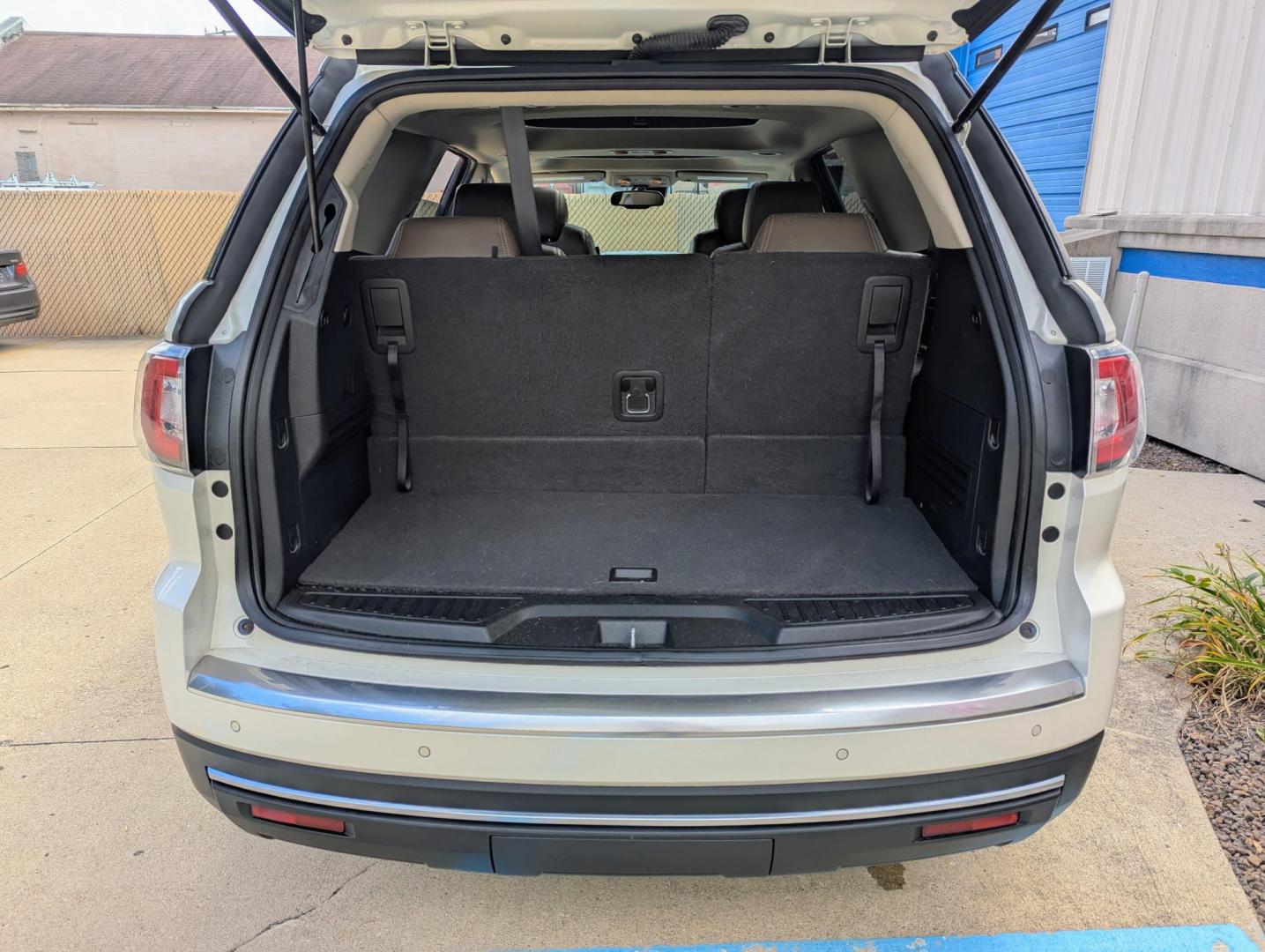 2015 White /Dark Cashmere Leather GMC Acadia SLT-1 AWD (1GKKVRKD3FJ) with an 3.6L V6 DOHC 24V engine, 6-Speed Automatic transmission, located at 603 Amelia Street, Plymouth, MI, 48170, (734) 459-5520, 42.378841, -83.464546 - We will be closed September 11 through the 15th. Reopening on Tuesday, September 16th. We will respond to messages. Vehicles shown by appointment - Please call ahead - 734-459-5520, text 734-658-4573 or contact us via our web site at: http://www.selectmotors.com for complete Inventory, Photos, Vi - Photo#9