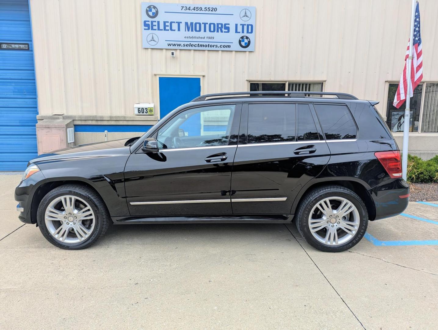 2014 Black /Alpaca Grey/Black Mercedes-Benz GLK-Class GLK350 (WDCGG5HB2EG) with an 3.5L V6 DOHC 24V engine, 7-Speed Automatic transmission, located at 603 Amelia Street, Plymouth, MI, 48170, (734) 459-5520, 42.378841, -83.464546 - Vehicles shown by appointment - Please call ahead - 734-459-5520, text 734-658-4573 or contact us via our web site at: http://www.selectmotors.com for complete Inventory, Photos, Videos and FREE Carfax Reports. 2014 Mercedes GLK350, Black with Alpaca Grey/Black interior, 60K miles. Premium 1 Pack - Photo#2