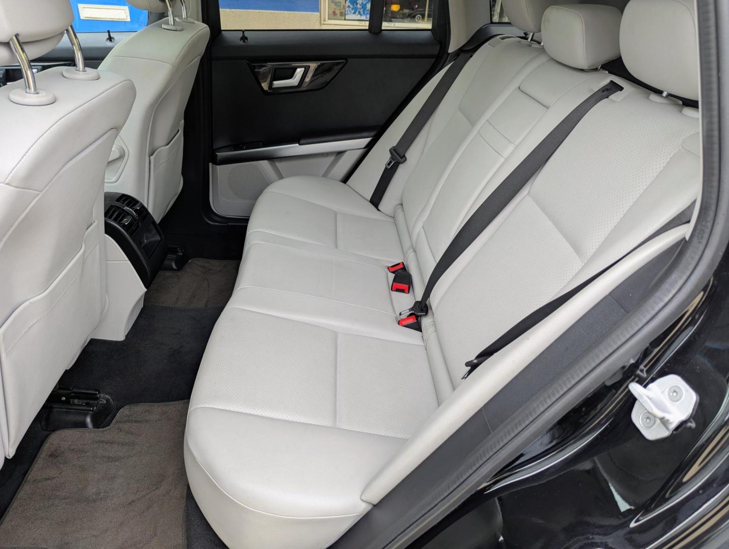2014 Black /Alpaca Grey/Black Mercedes-Benz GLK-Class GLK350 (WDCGG5HB2EG) with an 3.5L V6 DOHC 24V engine, 7-Speed Automatic transmission, located at 603 Amelia Street, Plymouth, MI, 48170, (734) 459-5520, 42.378841, -83.464546 - Vehicles shown by appointment - Please call ahead - 734-459-5520, text 734-658-4573 or contact us via our web site at: http://www.selectmotors.com for complete Inventory, Photos, Videos and FREE Carfax Reports. 2014 Mercedes GLK350, Black with Alpaca Grey/Black interior, 60K miles. Premium 1 Pack - Photo#6