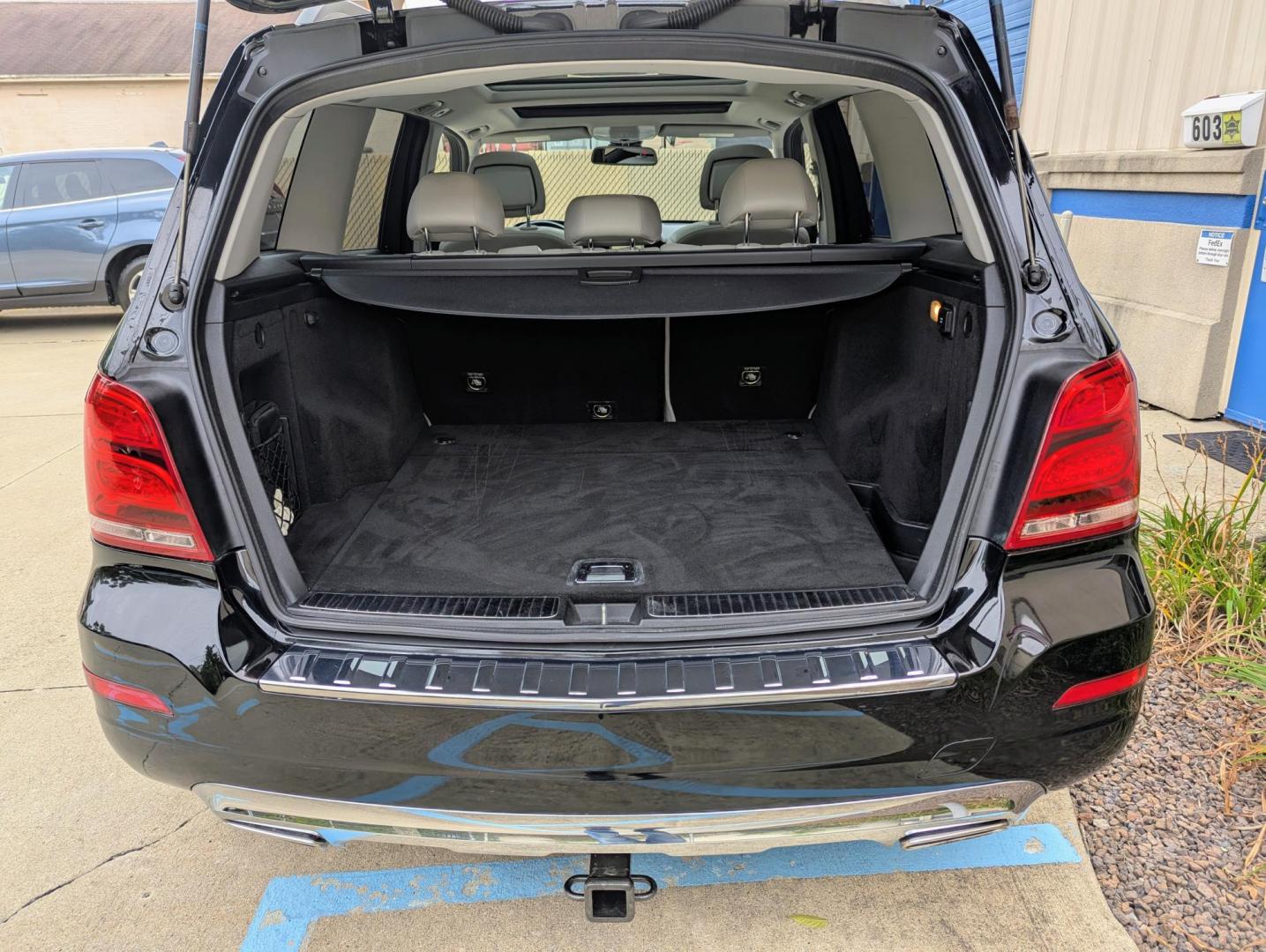 2014 Black /Alpaca Grey/Black Mercedes-Benz GLK-Class GLK350 (WDCGG5HB2EG) with an 3.5L V6 DOHC 24V engine, 7-Speed Automatic transmission, located at 603 Amelia Street, Plymouth, MI, 48170, (734) 459-5520, 42.378841, -83.464546 - Vehicles shown by appointment - Please call ahead - 734-459-5520, text 734-658-4573 or contact us via our web site at: http://www.selectmotors.com for complete Inventory, Photos, Videos and FREE Carfax Reports. 2014 Mercedes GLK350, Black with Alpaca Grey/Black interior, 60K miles. Premium 1 Pack - Photo#7