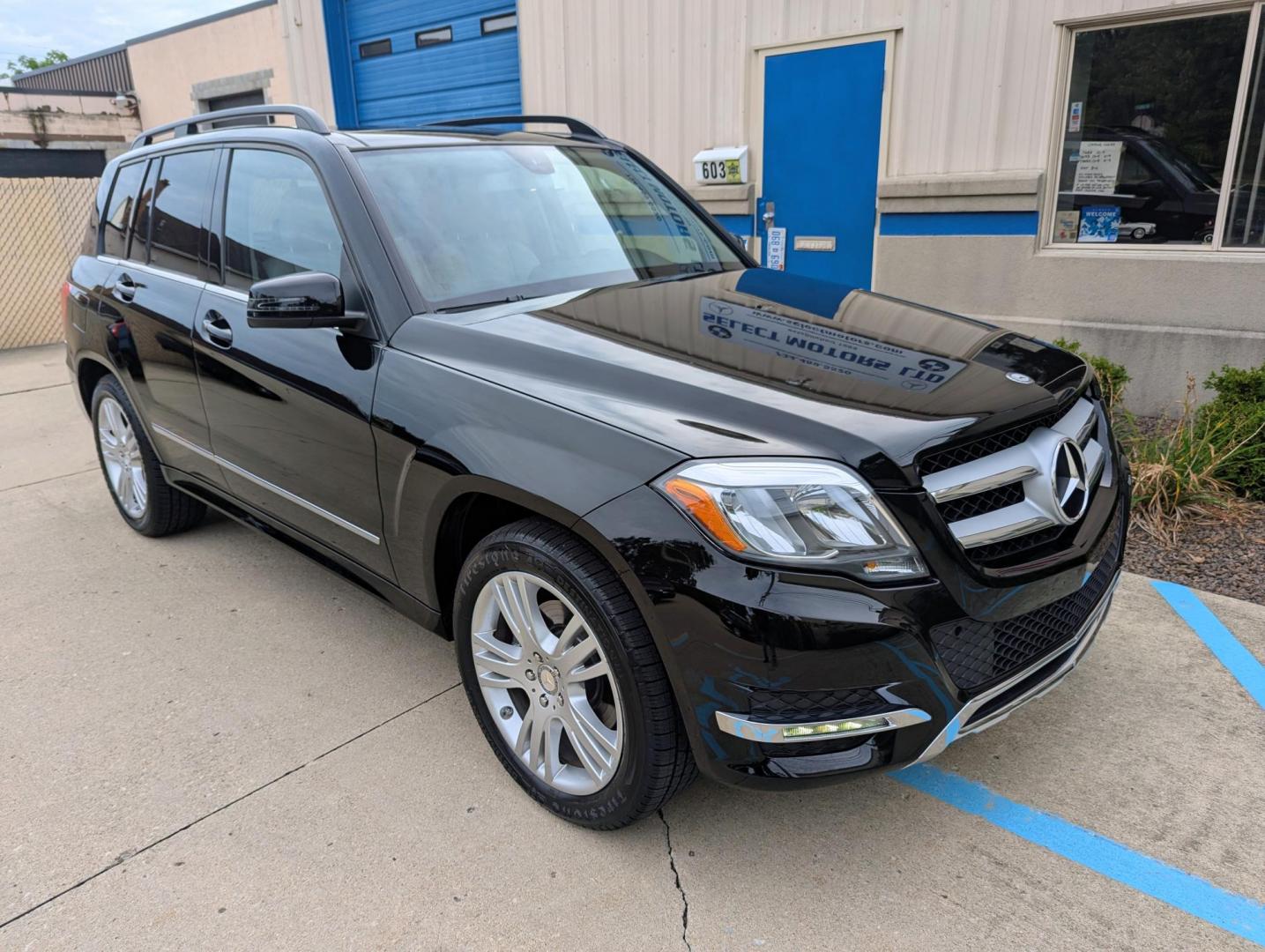 2014 Black /Alpaca Grey/Black Mercedes-Benz GLK-Class GLK350 (WDCGG5HB2EG) with an 3.5L V6 DOHC 24V engine, 7-Speed Automatic transmission, located at 603 Amelia Street, Plymouth, MI, 48170, (734) 459-5520, 42.378841, -83.464546 - Vehicles shown by appointment - Please call ahead - 734-459-5520, text 734-658-4573 or contact us via our web site at: http://www.selectmotors.com for complete Inventory, Photos, Videos and FREE Carfax Reports. 2014 Mercedes GLK350, Black with Alpaca Grey/Black interior, 60K miles. Premium 1 Pack - Photo#11