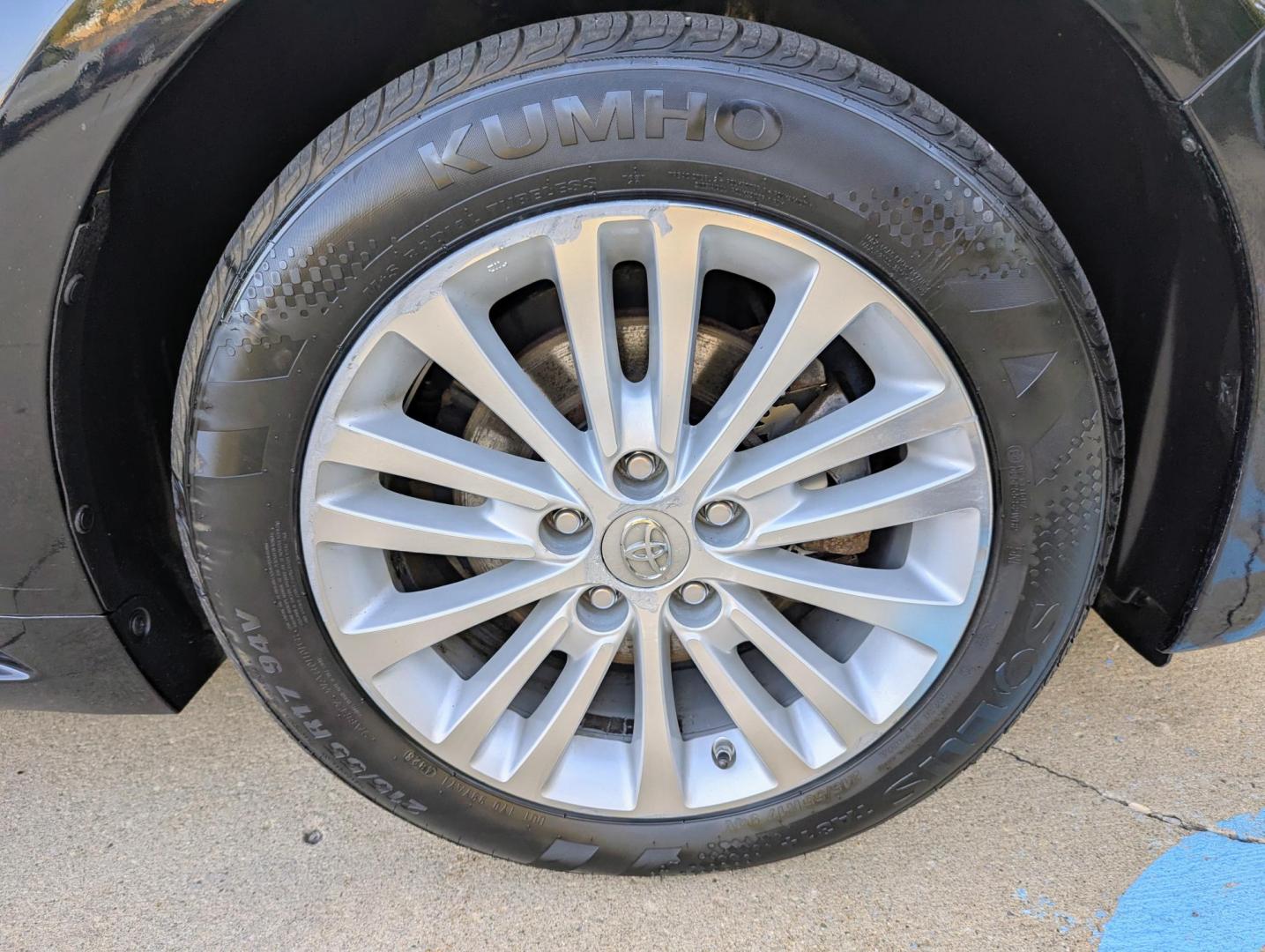 2014 Black /Light Gray Leather Toyota Avalon Hybrid XLE Premium (4T1BD1EB9EU) with an 2.5L L4 DOHC 16V HYBRID engine, Continuously Variable Transmission transmission, located at 603 Amelia Street, Plymouth, MI, 48170, (734) 459-5520, 42.378841, -83.464546 - Vehicles shown by appointment - Please call ahead - 734-459-5520, text 734-658-4573 or contact us via our web site at: http://www.selectmotors.com for complete Inventory, Photos, Videos and FREE Carfax Reports. 2014 Toyota Avalon, Hybrid - Touring, Black with light gray leather interior, 95K one - Photo#14