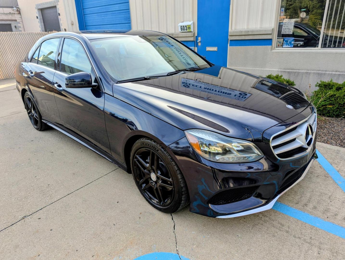 2014 Lunar Blue Metallic /Almond Mercedes-Benz E-Class E350 4MATIC Sedan (WDDHF8JB8EA) with an 3.5L V6 DOHC 24V engine, 7-Speed Automatic transmission, located at 603 Amelia Street, Plymouth, MI, 48170, (734) 459-5520, 42.378841, -83.464546 - Vehicles shown by appointment - Please call ahead - 734-459-5520, text 734-658-4573 or contact us via our web site at: http://www.selectmotors.com for complete Inventory, Photos, Videos and FREE Carfax Reports. 2014 Mercedes E350 Sport 4Matic, Lunar Blue Metallic with Almond interior, 123K miles, - Photo#10