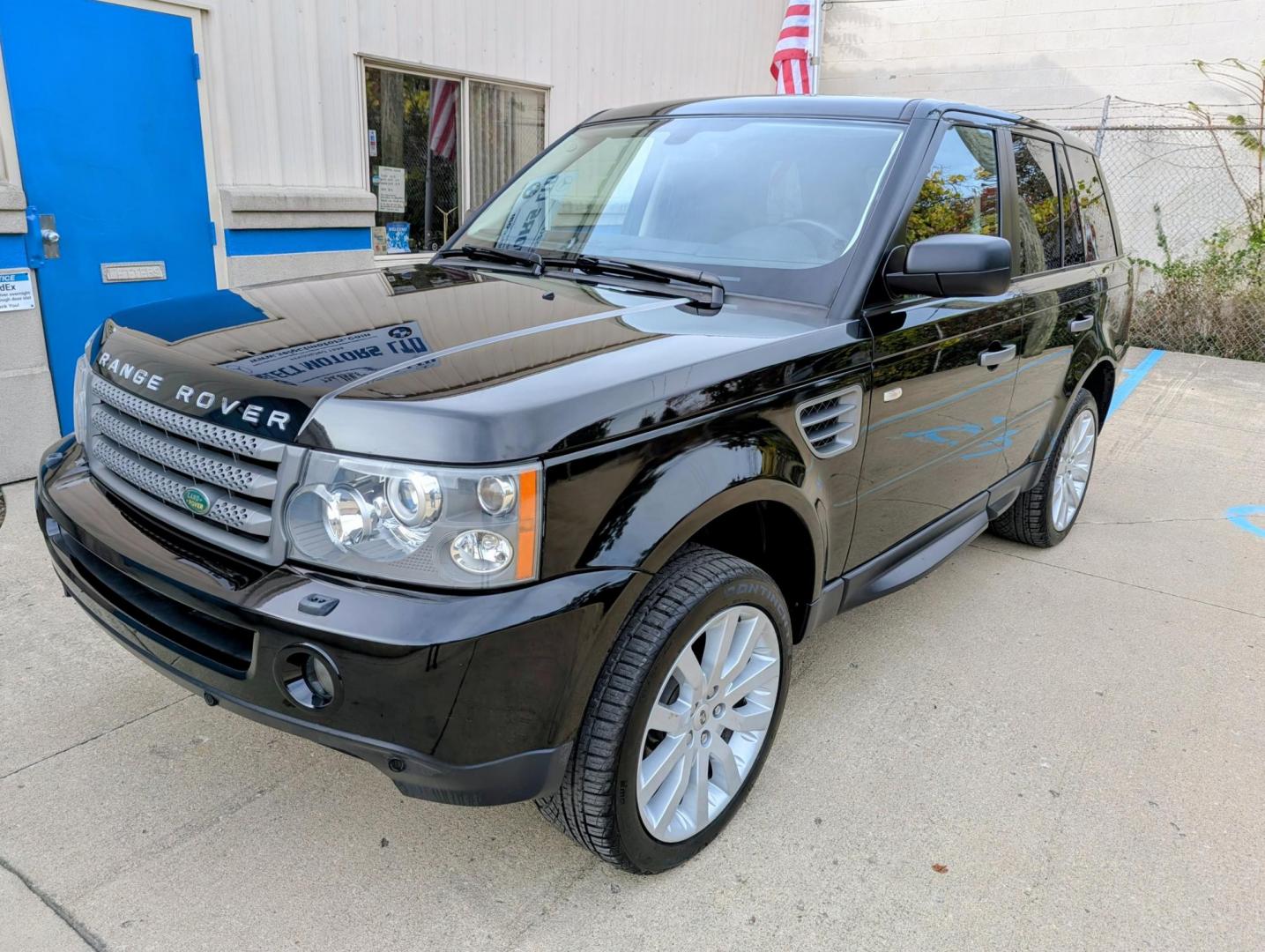 2009 Black /Black Leather Land Rover Range Rover Sport HSE (SALSK25499A) with an 4.4L V8 DOHC 32V engine, 6-Speed Automatic Overdrive transmission, located at 603 Amelia Street, Plymouth, MI, 48170, (734) 459-5520, 42.378841, -83.464546 - Vehicles shown by appointment - Please call ahead - 734-459-5520, text 734-658-4573 or contact us via our web site at: http://www.selectmotors.com for complete Inventory, Photos, Videos and FREE Carfax Reports. 2009 Land Rover Range Rover Sport HSE Luxury, Santorini Black with Black leather inter - Photo#1