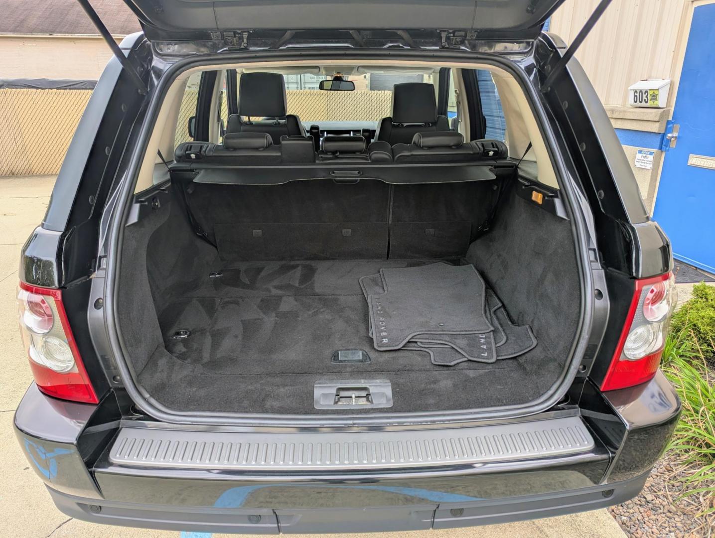 2009 Black /Black Leather Land Rover Range Rover Sport HSE (SALSK25499A) with an 4.4L V8 DOHC 32V engine, 6-Speed Automatic Overdrive transmission, located at 603 Amelia Street, Plymouth, MI, 48170, (734) 459-5520, 42.378841, -83.464546 - Vehicles shown by appointment - Please call ahead - 734-459-5520, text 734-658-4573 or contact us via our web site at: http://www.selectmotors.com for complete Inventory, Photos, Videos and FREE Carfax Reports. 2009 Land Rover Range Rover Sport HSE Luxury, Santorini Black with Black leather inter - Photo#10