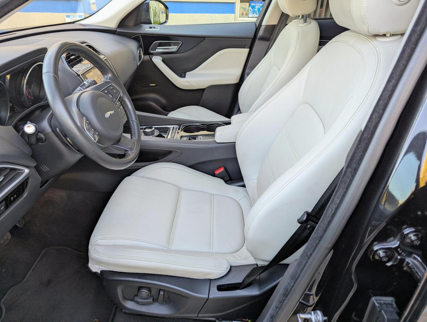 2017 Black /Black Jaguar F-Pace 35t Prestige (SADCK2BV3HA) with an 3.0L V6 DOHC 24V SUPERCHARGED engine, 8A transmission, located at 603 Amelia Street, Plymouth, MI, 48170, (734) 459-5520, 42.378841, -83.464546 - Photo#3