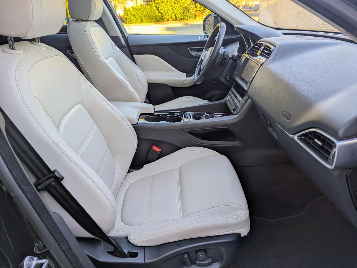 2017 Black /Black Jaguar F-Pace 35t Prestige (SADCK2BV3HA) with an 3.0L V6 DOHC 24V SUPERCHARGED engine, 8A transmission, located at 603 Amelia Street, Plymouth, MI, 48170, (734) 459-5520, 42.378841, -83.464546 - Photo#7