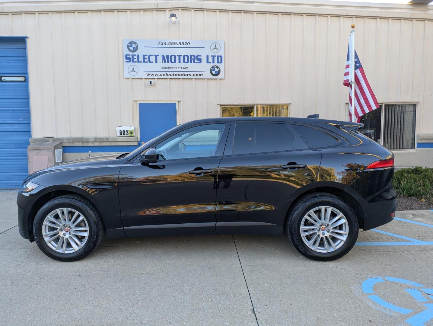 2017 Black /Black Jaguar F-Pace 35t Prestige (SADCK2BV3HA) with an 3.0L V6 DOHC 24V SUPERCHARGED engine, 8A transmission, located at 603 Amelia Street, Plymouth, MI, 48170, (734) 459-5520, 42.378841, -83.464546 - Photo#17