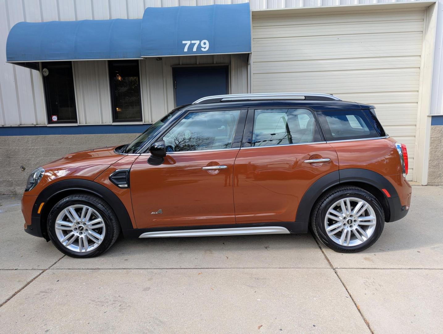 2017 Chestnut /Grey Leather Mini Countryman ALL4 (WMZYV5C30H3) with an 1.5 I3 16V TURBO engine, Automatic transmission, located at 603 Amelia Street, Plymouth, MI, 48170, (734) 459-5520, 42.378841, -83.464546 - Vehicles shown by appointment - Please call ahead - 734-459-5520, text 734-658-4573 or contact us via our web site at: http://www.selectmotors.com for complete Inventory, Photos, Videos and FREE Carfax Reports. 2017 MINI Countryman Cooper ALL4, Chestnut with Satellite Grey leather interior, 85K m - Photo#1