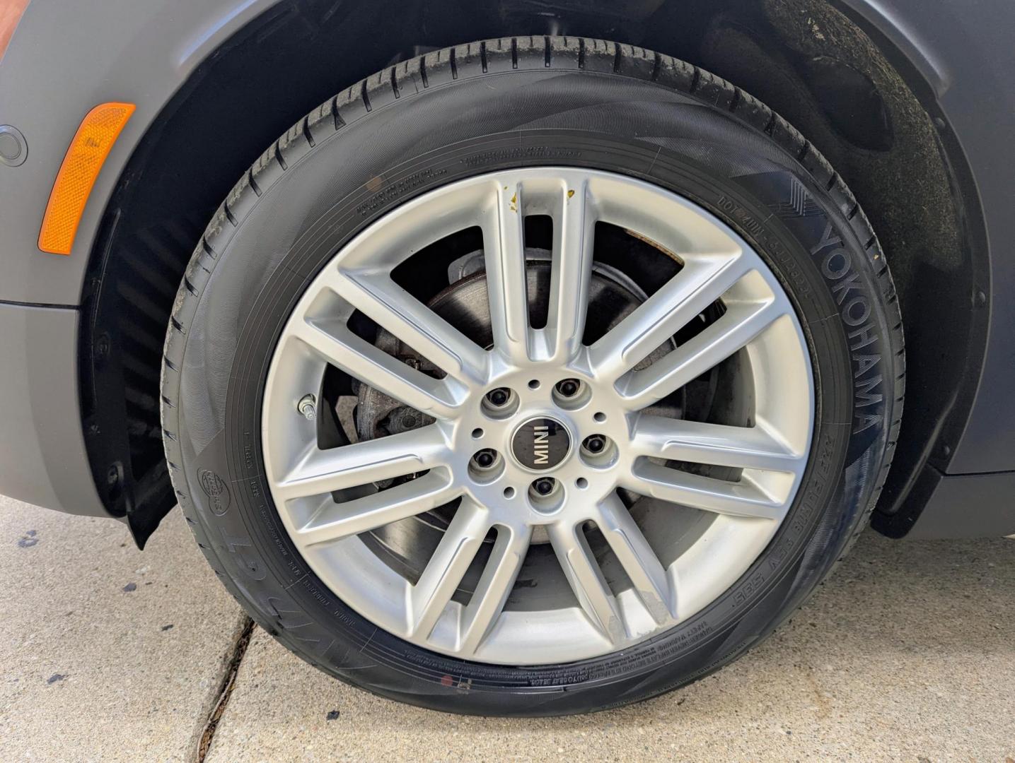 2017 Chestnut /Grey Leather Mini Countryman ALL4 (WMZYV5C30H3) with an 1.5 I3 16V TURBO engine, Automatic transmission, located at 603 Amelia Street, Plymouth, MI, 48170, (734) 459-5520, 42.378841, -83.464546 - Vehicles shown by appointment - Please call ahead - 734-459-5520, text 734-658-4573 or contact us via our web site at: http://www.selectmotors.com for complete Inventory, Photos, Videos and FREE Carfax Reports. 2017 MINI Countryman Cooper ALL4, Chestnut with Satellite Grey leather interior, 85K m - Photo#15